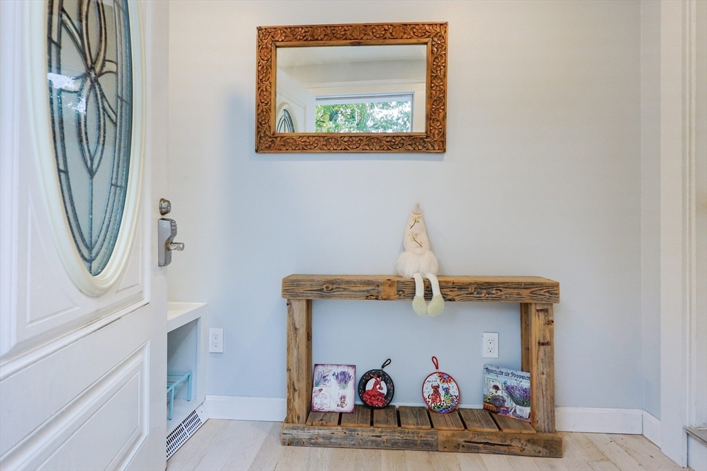 Swampscott, Massachusetts, 01907, United States, 3 Bedrooms Bedrooms, ,2 BathroomsBathrooms,Residential,For Sale,1984314