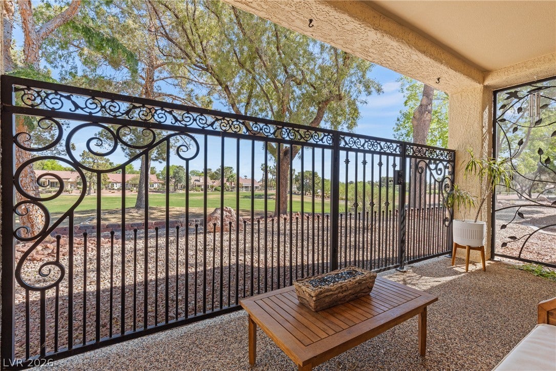 Las Vegas, Nevada, 89134, United States, 2 Bedrooms Bedrooms, ,2 BathroomsBathrooms,Residential,For Sale,2031210