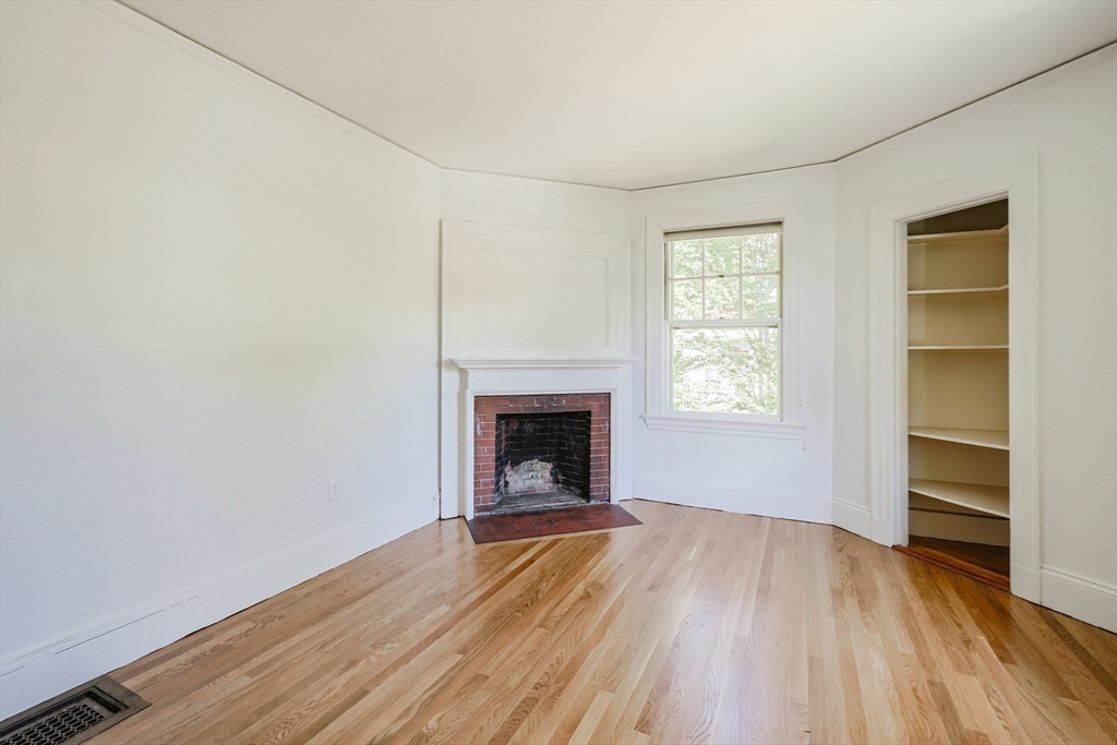 Newton, Massachusetts, 02465, United States, 5 Bedrooms Bedrooms, ,3 BathroomsBathrooms,Residential,For Sale,1939012