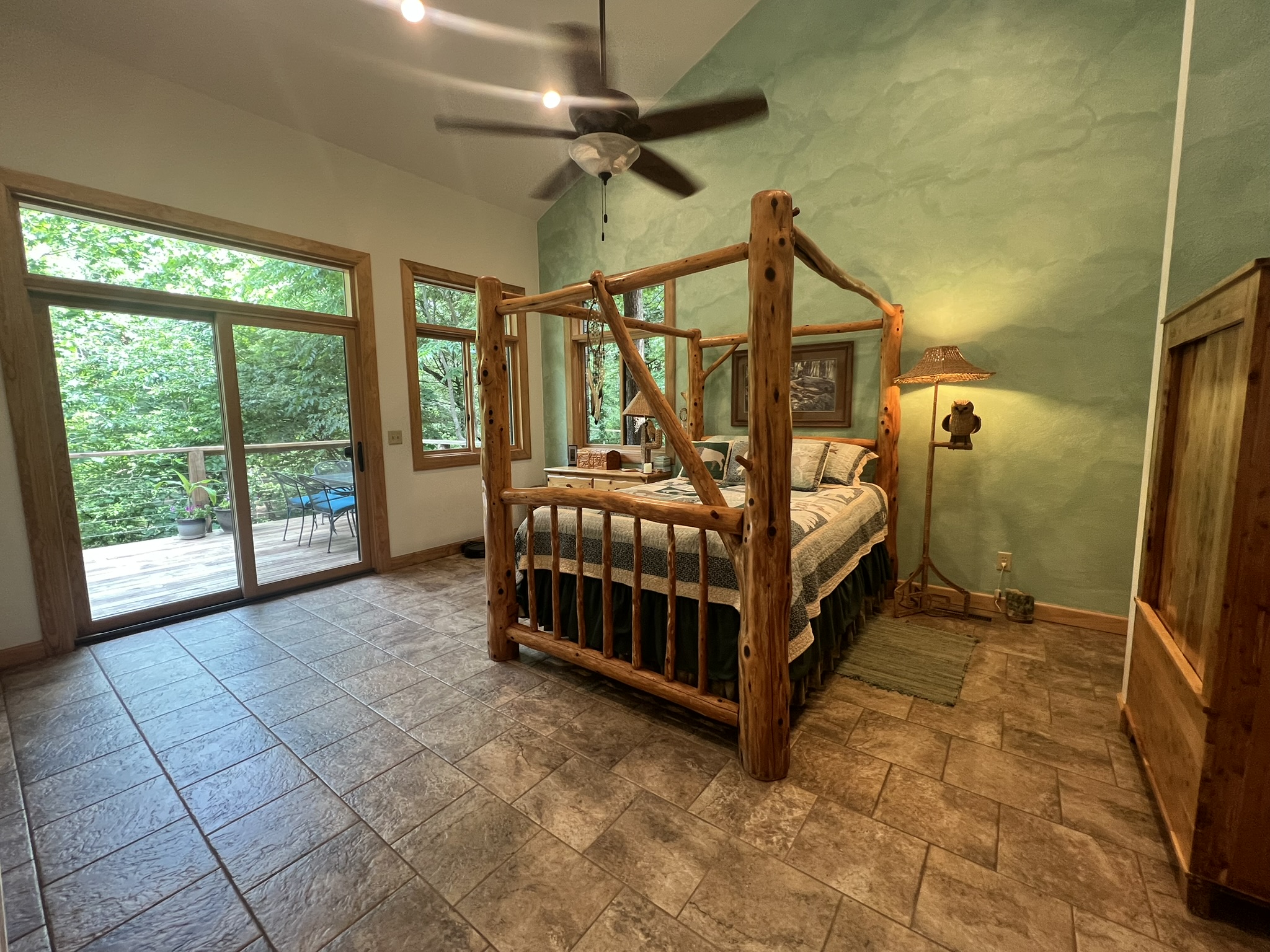 Mena, Arkansas, 71953, United States, 3 Bedrooms Bedrooms, ,3 BathroomsBathrooms,Residential,For Sale,1979119