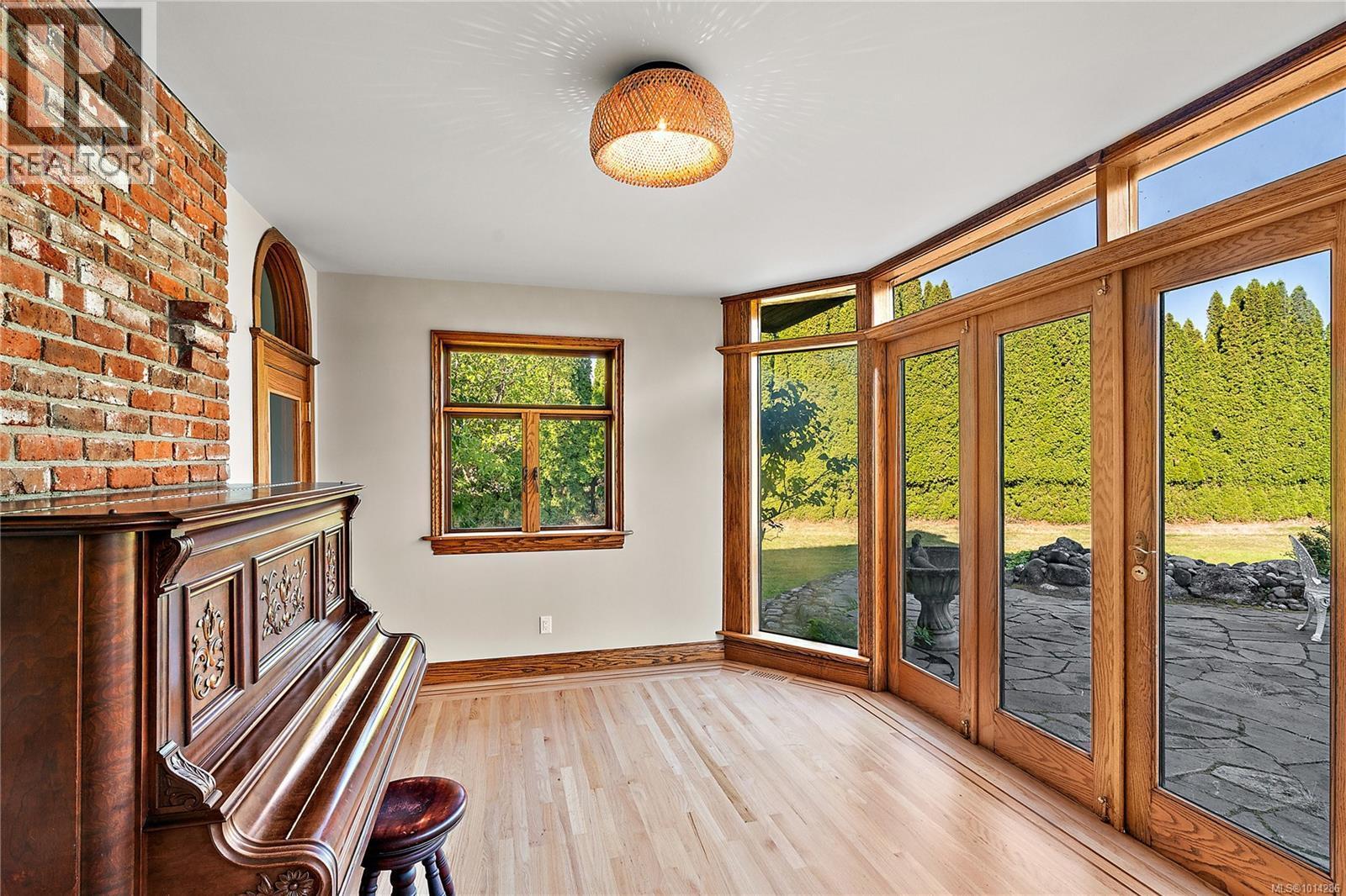 NORTH SAANICH, British Columbia, V8L 5P8, CA, 7 Bedrooms Bedrooms, ,10 BathroomsBathrooms,Residential,For Sale,1950627