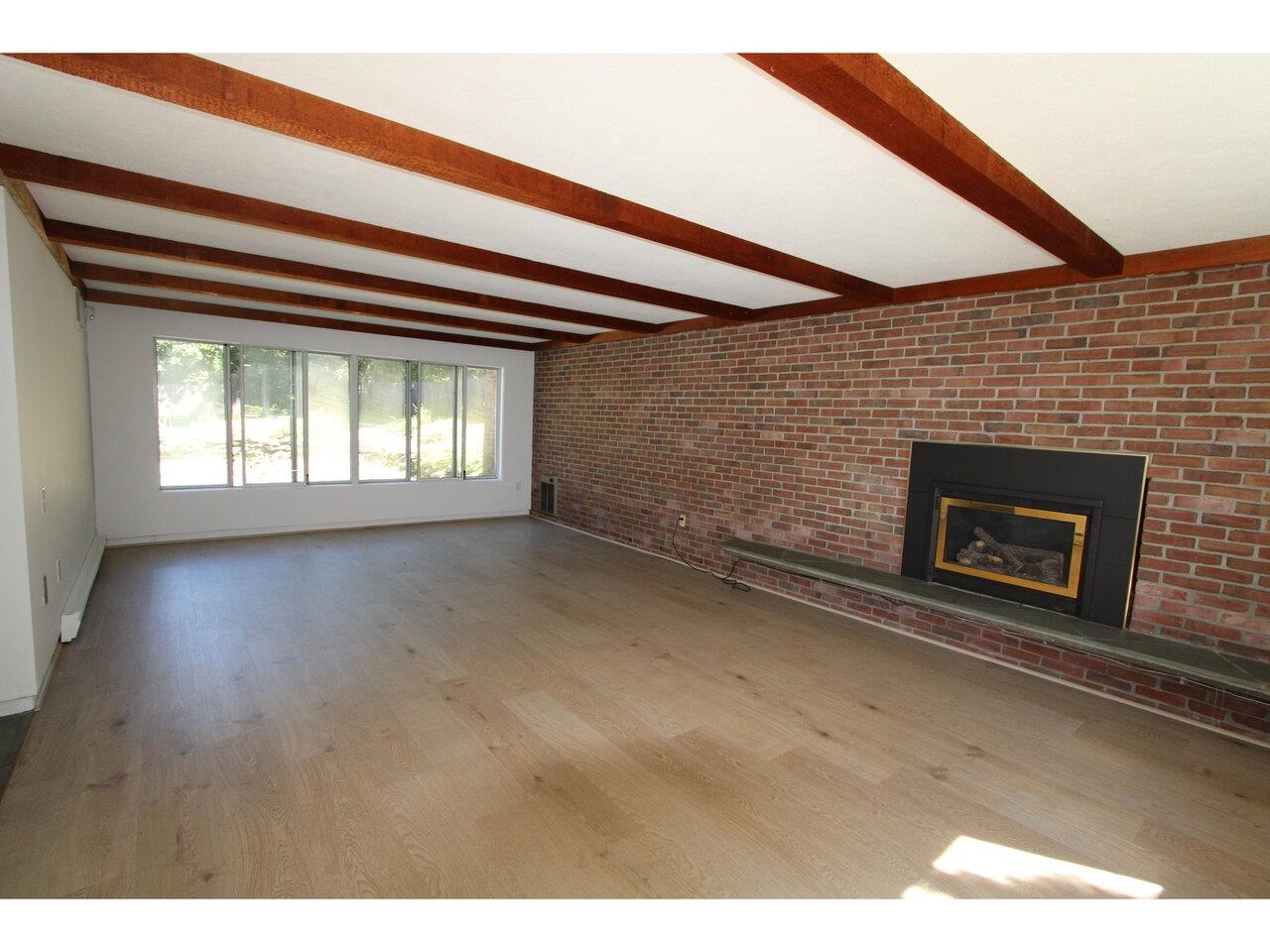 Burlington, Vermont, 05401, United States, 5 Bedrooms Bedrooms, ,2 BathroomsBathrooms,Residential,For Sale,1804397