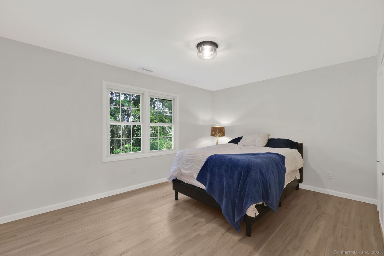 Milford, Connecticut, 06460, United States, 4 Bedrooms Bedrooms, ,3 BathroomsBathrooms,Residential,For Sale,1906885