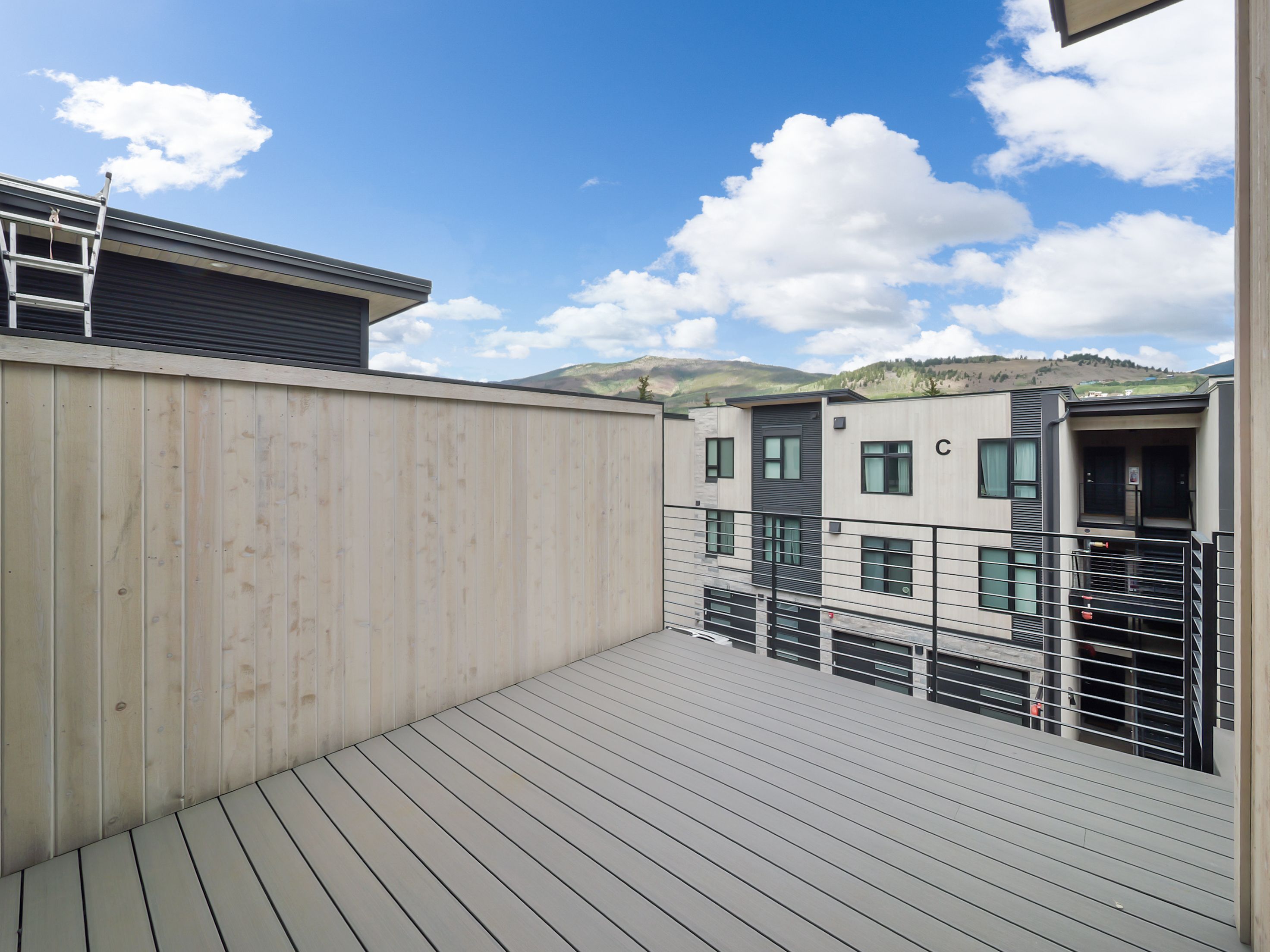  Construction Completed Move in Ready Now - 物件實景