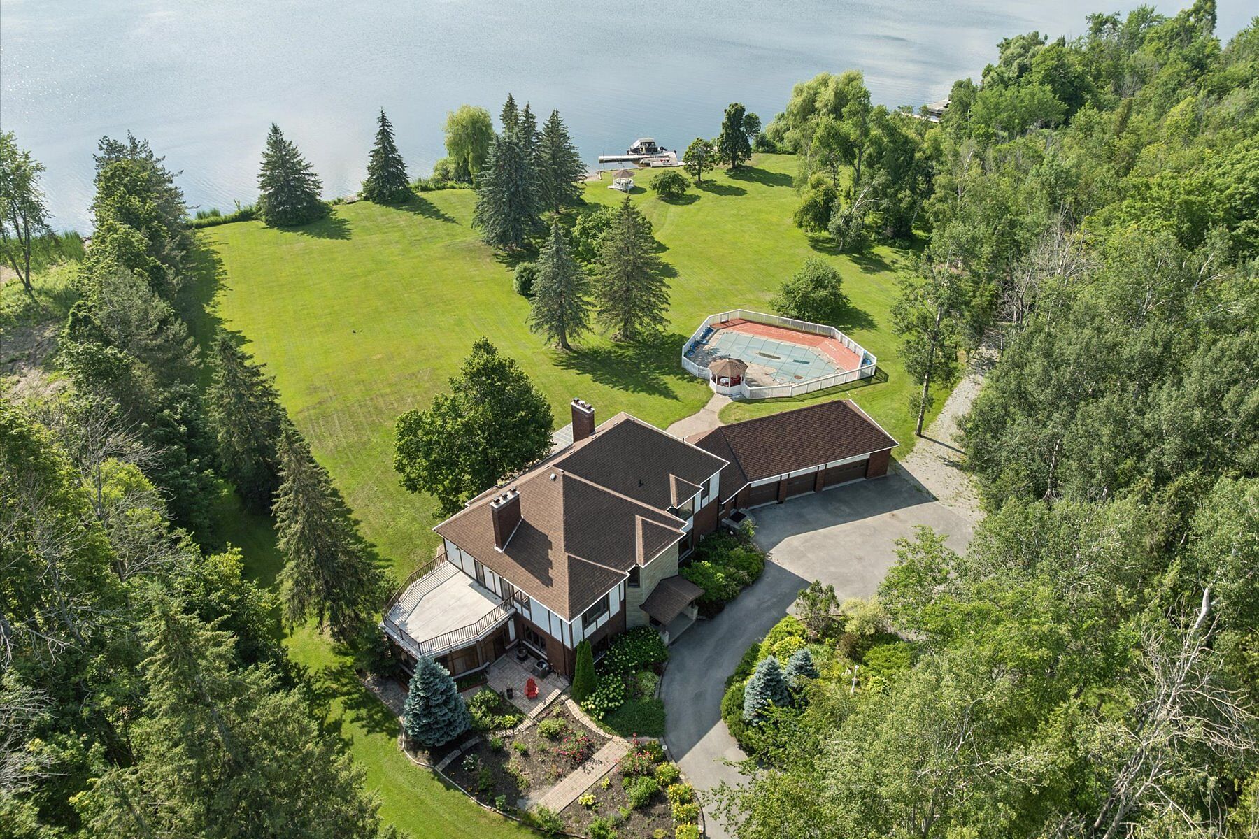  Pigeon Lake Estate-Kawarthas - 物件實景