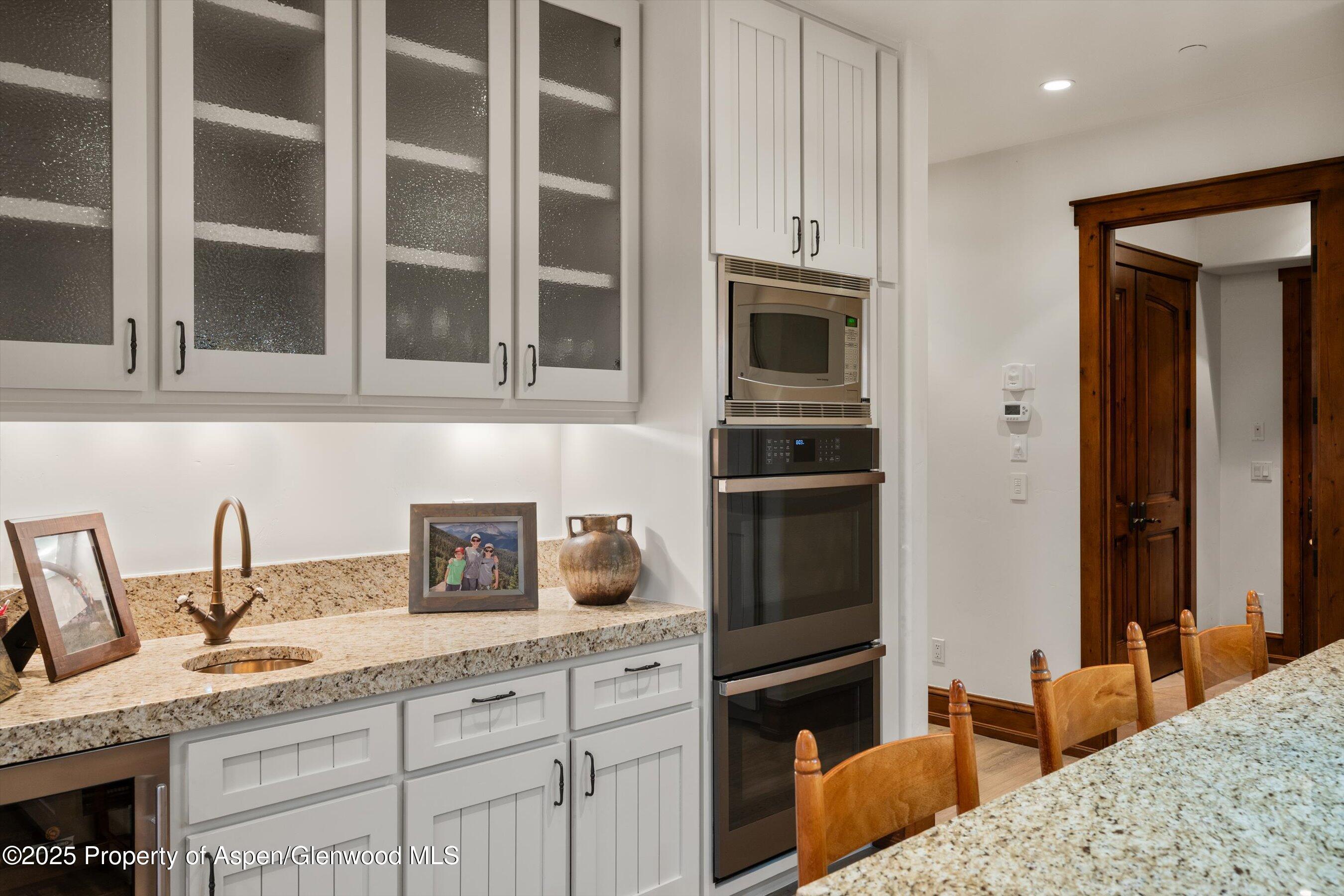 Aspen, Colorado, 81611, United States, 5 Bedrooms Bedrooms, ,6 BathroomsBathrooms,Residential,For Sale,1794286