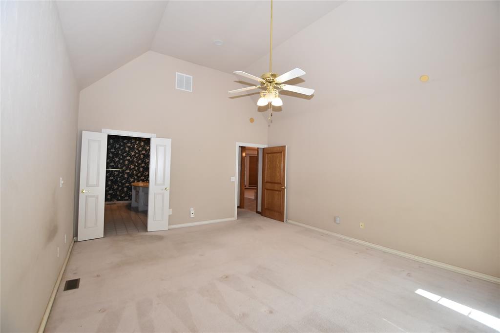 Oklahoma City, Oklahoma, 73142, United States, 5 Bedrooms Bedrooms, ,4 BathroomsBathrooms,Residential,For Sale,1935370