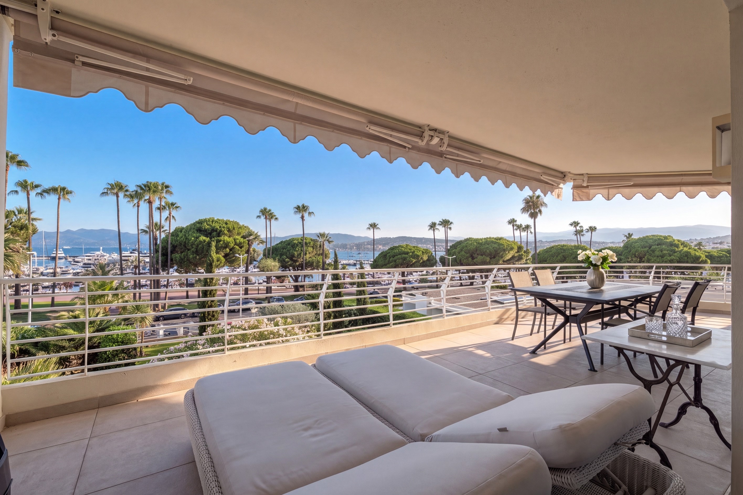  Cannes Croisette, luxury corner apartment for sale, sea views, garage and staff… - 物件實景
