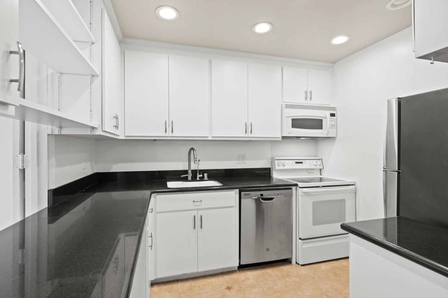 San Mateo, California, 94401, United States, 1 Bedroom Bedrooms, ,1 BathroomBathrooms,Residential,For Sale,1951170