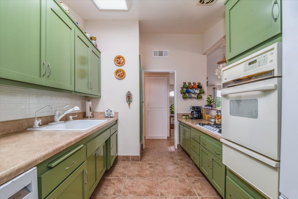 Lompoc, California, 93436, United States, 3 Bedrooms Bedrooms, ,1 BathroomBathrooms,Residential,For Sale,1906815