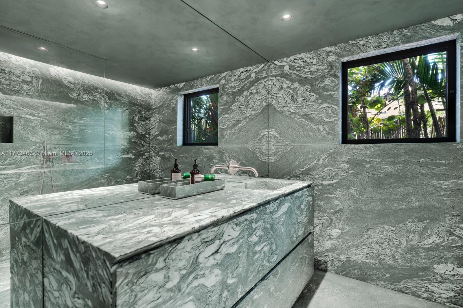 Miami Beach, Florida, 33140, United States, 6 Bedrooms Bedrooms, ,7 BathroomsBathrooms,Residential,For Sale,1759763