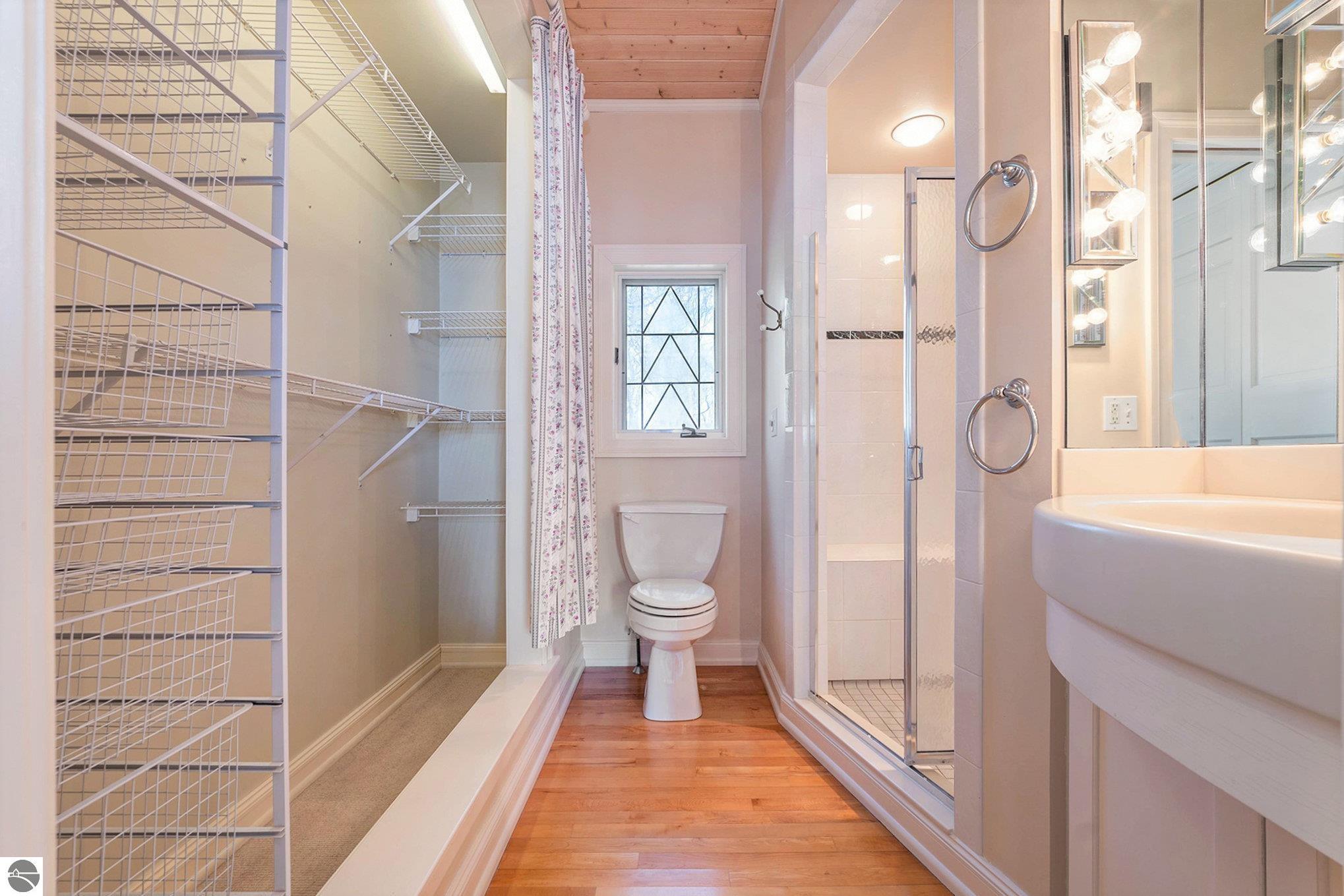 Frankfort, Michigan, 49635-9746, United States, 7 Bedrooms Bedrooms, ,5 BathroomsBathrooms,Residential,For Sale,1975140