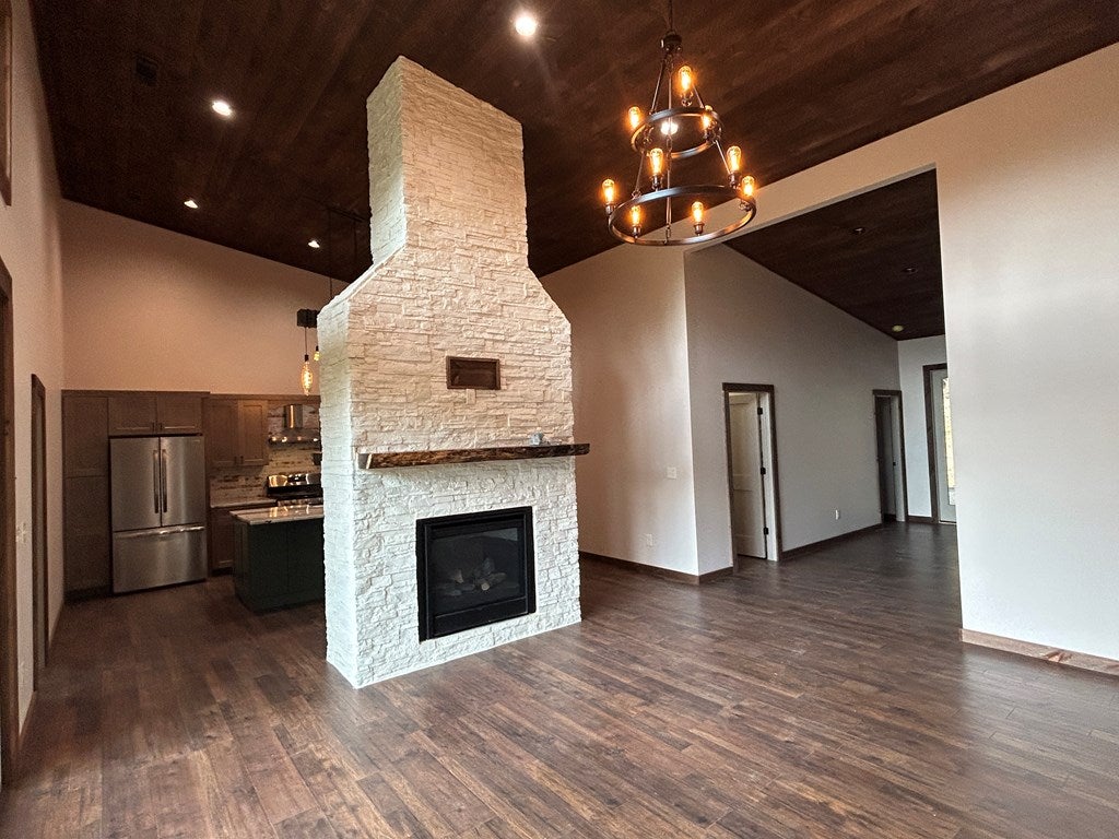 Mineral Bluff, Georgia, 30559, United States, 3 Bedrooms Bedrooms, ,3 BathroomsBathrooms,Residential,For Sale,1871294