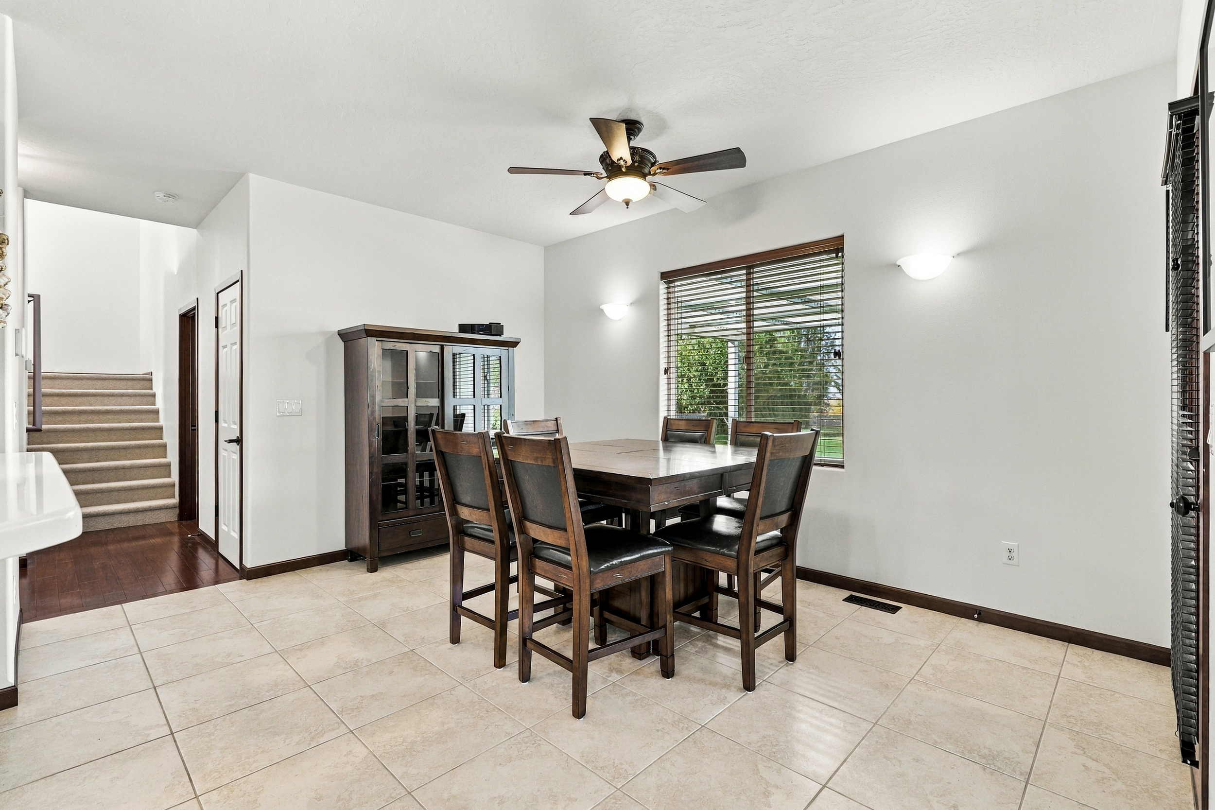  1.25 acres w vineyard views/mountain custom home - 物件實景