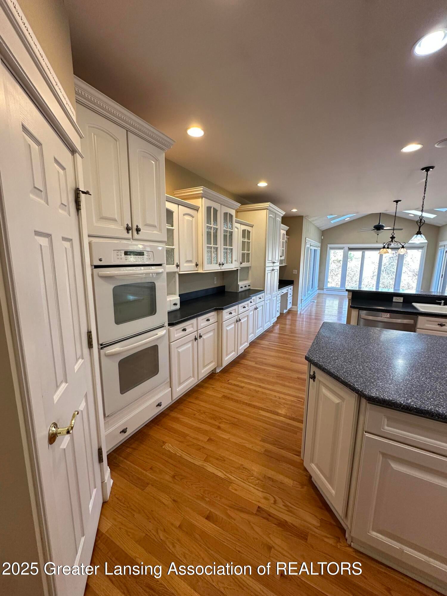 Lansing, Michigan, 48917, United States, 3 Bedrooms Bedrooms, ,4 BathroomsBathrooms,Residential,For Sale,1995579