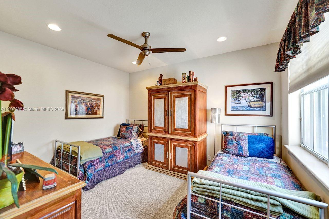 Hollywood, Florida, 33019, United States, 3 Bedrooms Bedrooms, ,3 BathroomsBathrooms,Residential,For Sale,1989592