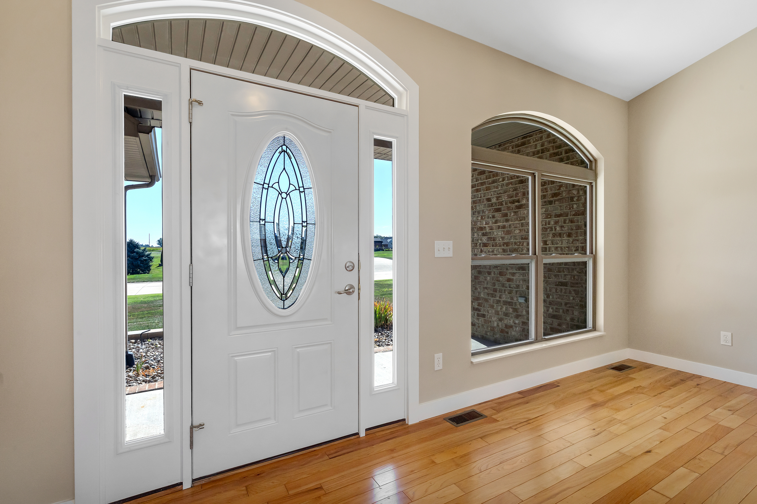 Waterloo, Illinois, 62298, United States, 5 Bedrooms Bedrooms, ,4 BathroomsBathrooms,Residential,For Sale,1978838