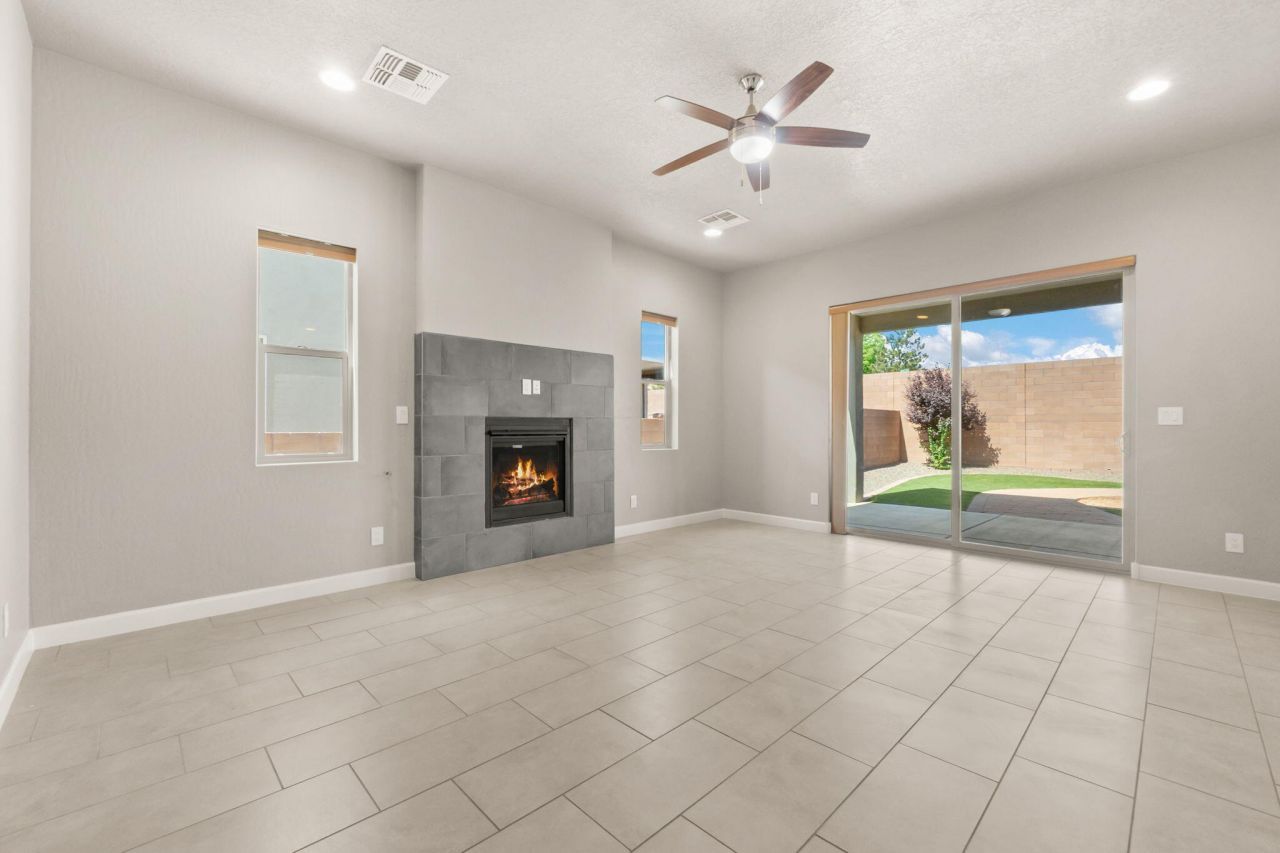 Rio Rancho, New Mexico, 87124, United States, 4 Bedrooms Bedrooms, ,3 BathroomsBathrooms,Residential,For Sale,1924973