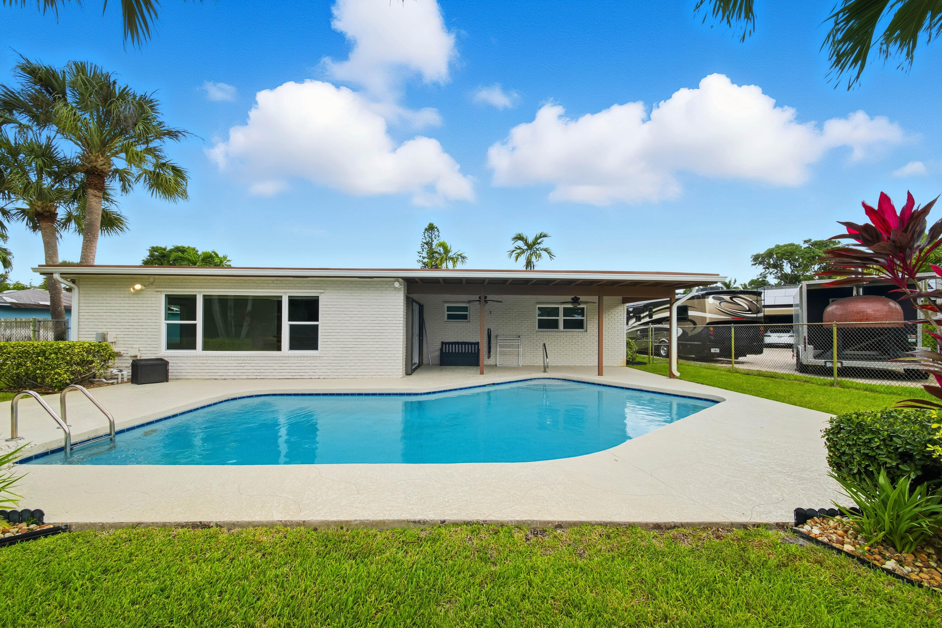 Royal Palm Beach, Florida, 33411, United States, 3 Bedrooms Bedrooms, ,3 BathroomsBathrooms,Residential,For Sale,1970121