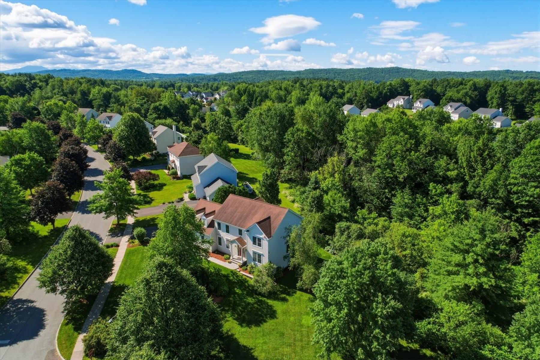  230 Brennan Woods Drive - 物件實景