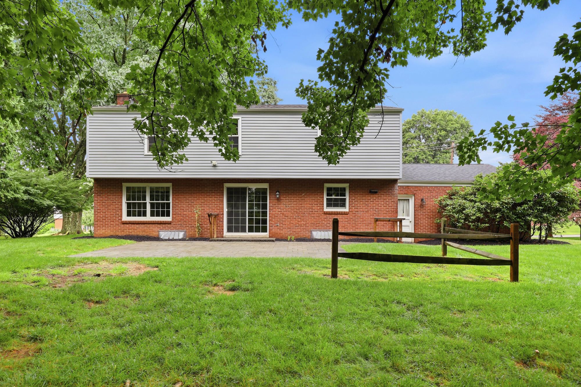  1534 King Charles Drive, Pittsburgh, PA 15237 - 物件實景