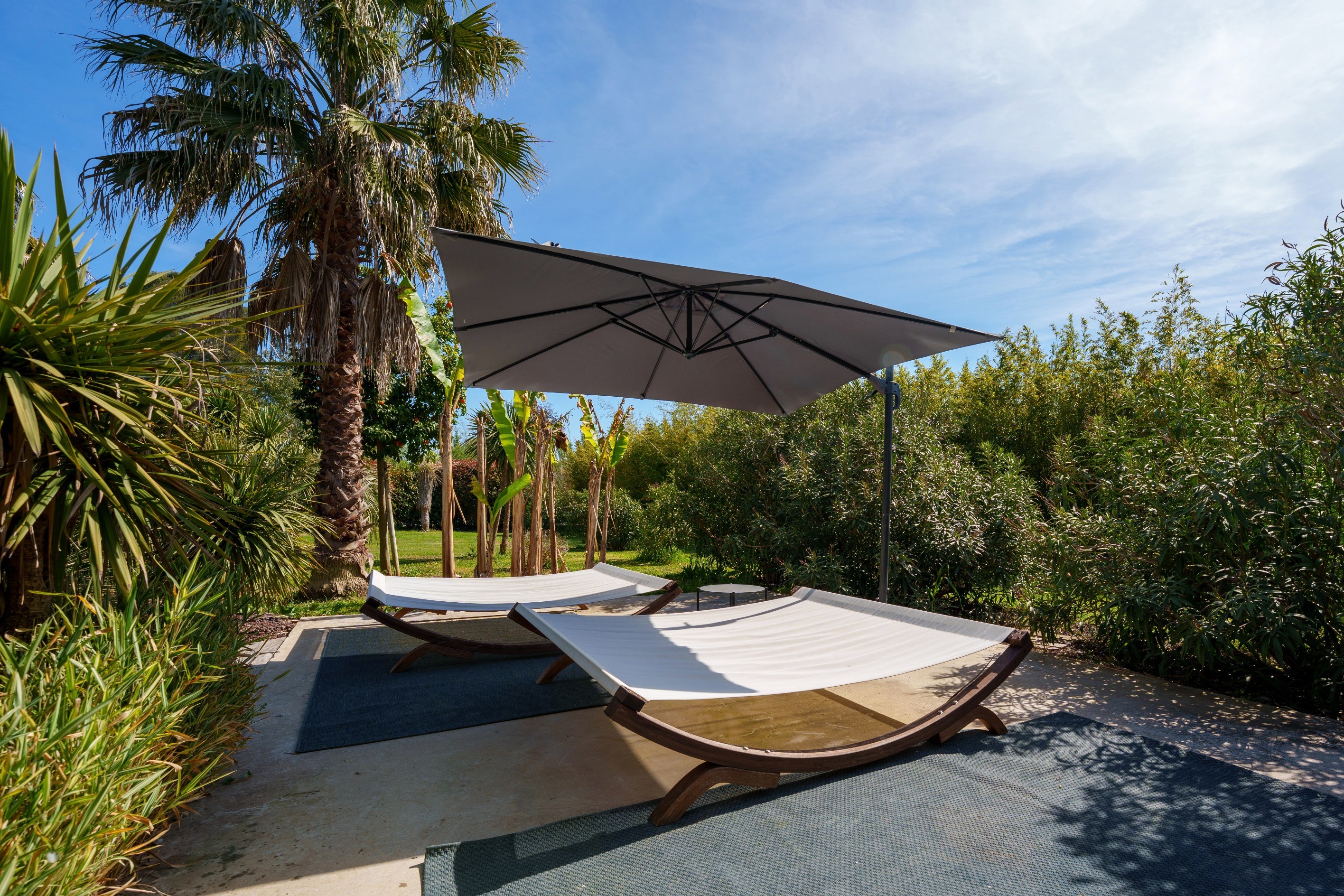  Contemporary villa with landscaped grounds and lagoon-style pool – Lattes - 物件實景