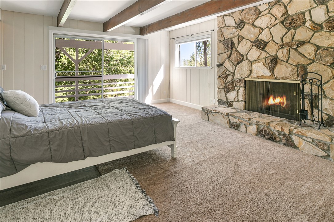 Lake Arrowhead, California, 92352, United States, 4 Bedrooms Bedrooms, ,3 BathroomsBathrooms,Residential,For Sale,2003033