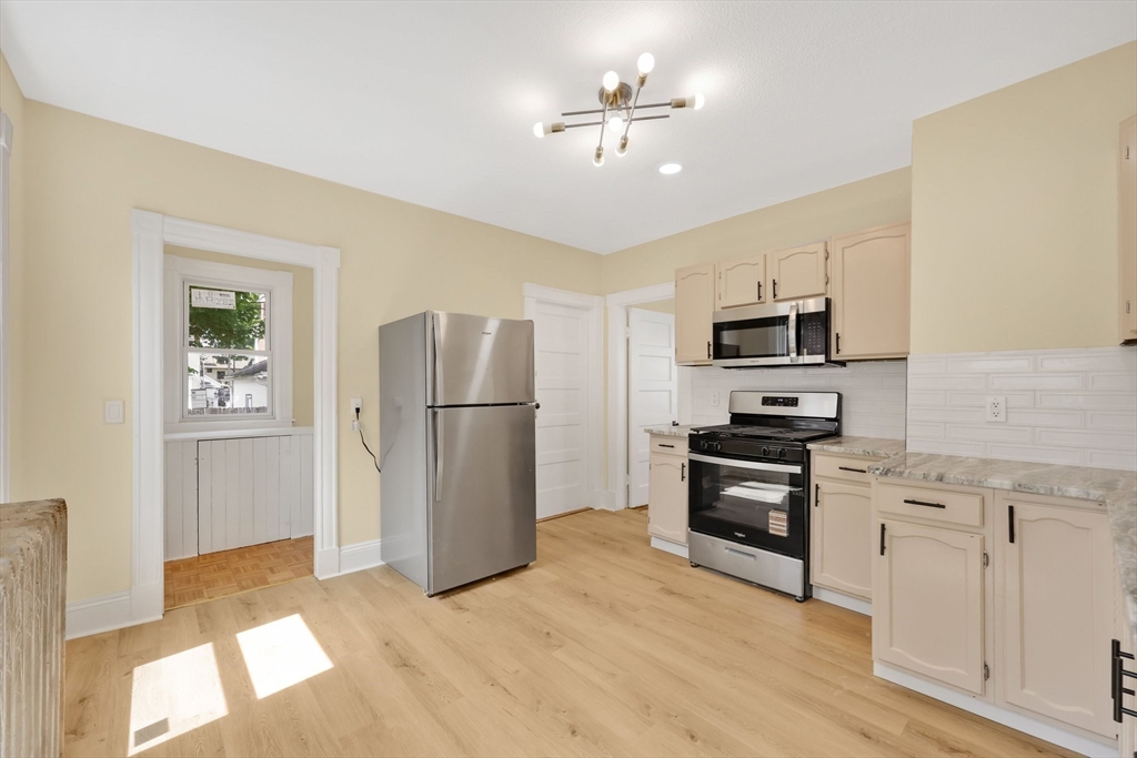 Springfield, Massachusetts, 01108, United States, 7 Bedrooms Bedrooms, ,2 BathroomsBathrooms,Residential,For Sale,2040283