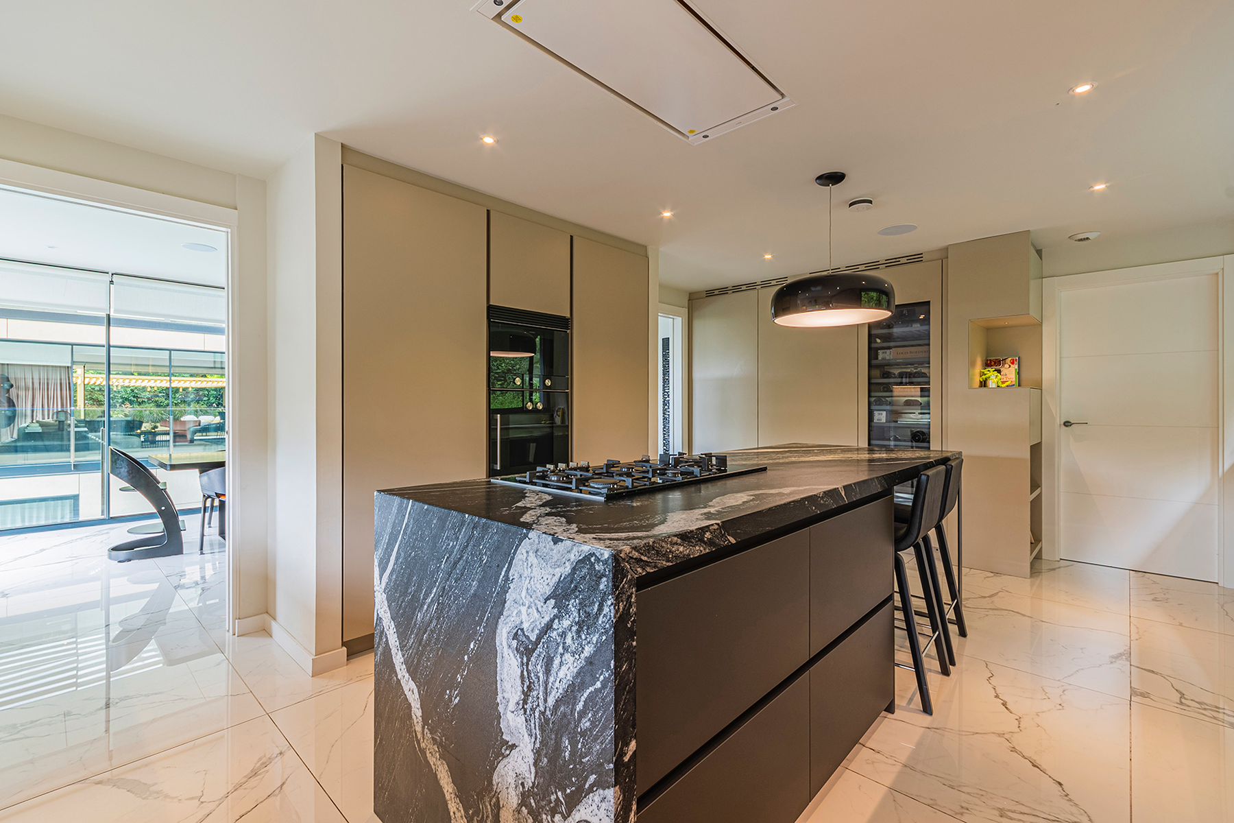  Luxury contemporary villa with pool, garden, and top energy efficiency - 物件實景