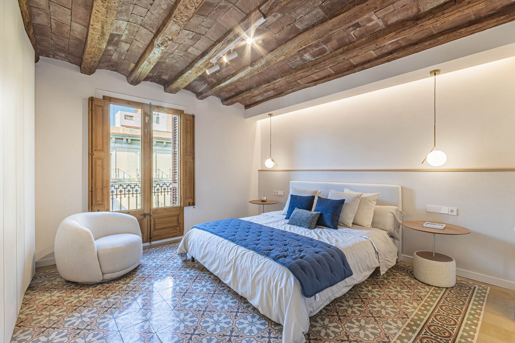  Exclusive brand new property in Girona pedestrian street in Quadrat d