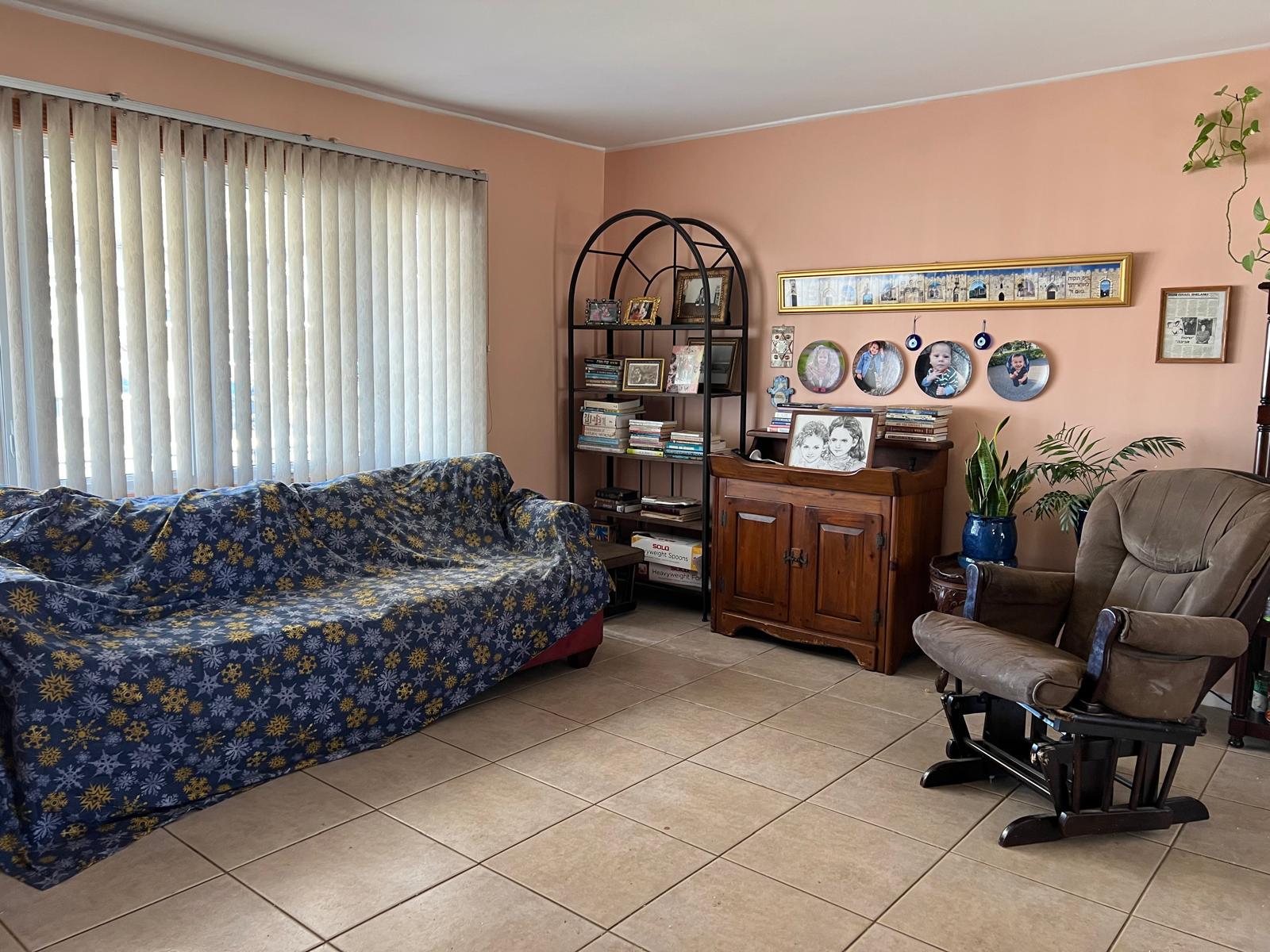 Island Park, New York, 11558, United States, 3 Bedrooms Bedrooms, ,2 BathroomsBathrooms,Residential,For Sale,1738774