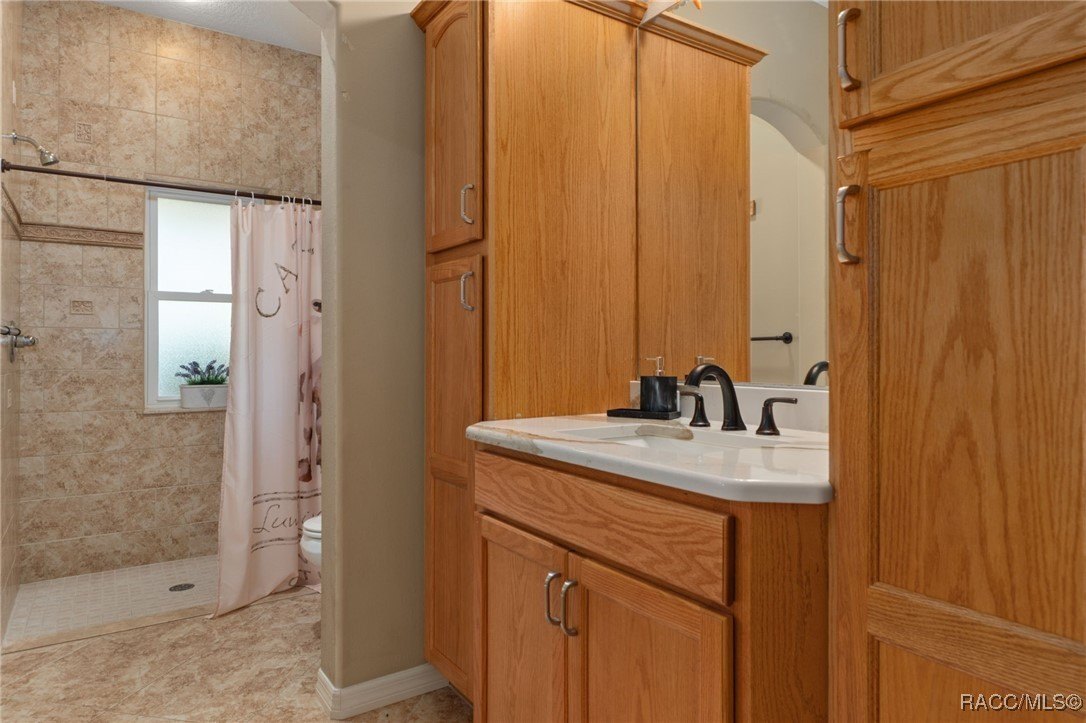 Crystal River, Florida, 34428, United States, 4 Bedrooms Bedrooms, ,4 BathroomsBathrooms,Residential,For Sale,1983688