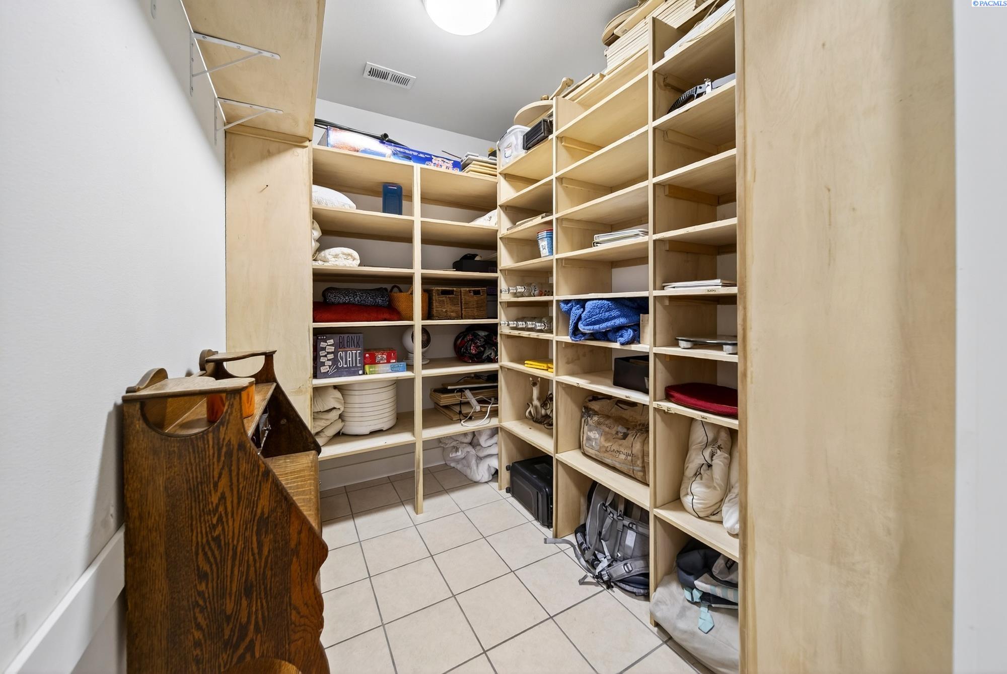 Prosser, Washington, 99350, United States, 3 Bedrooms Bedrooms, ,1 BathroomBathrooms,Residential,For Sale,1998379