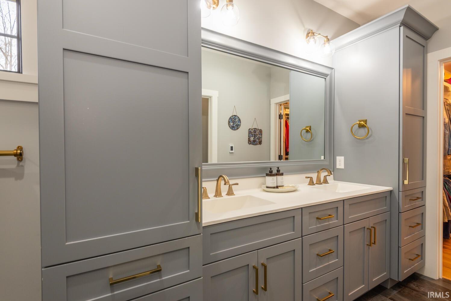 Bloomington, Indiana, 47403, United States, 4 Bedrooms Bedrooms, ,4 BathroomsBathrooms,Residential,For Sale,2007450