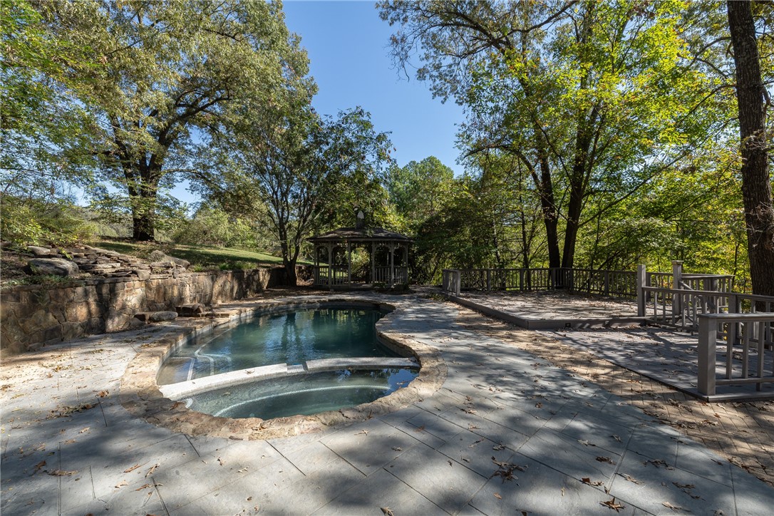 Fayetteville, Arkansas, 72703, United States, 3 Bedrooms Bedrooms, ,3 BathroomsBathrooms,Residential,For Sale,1989133