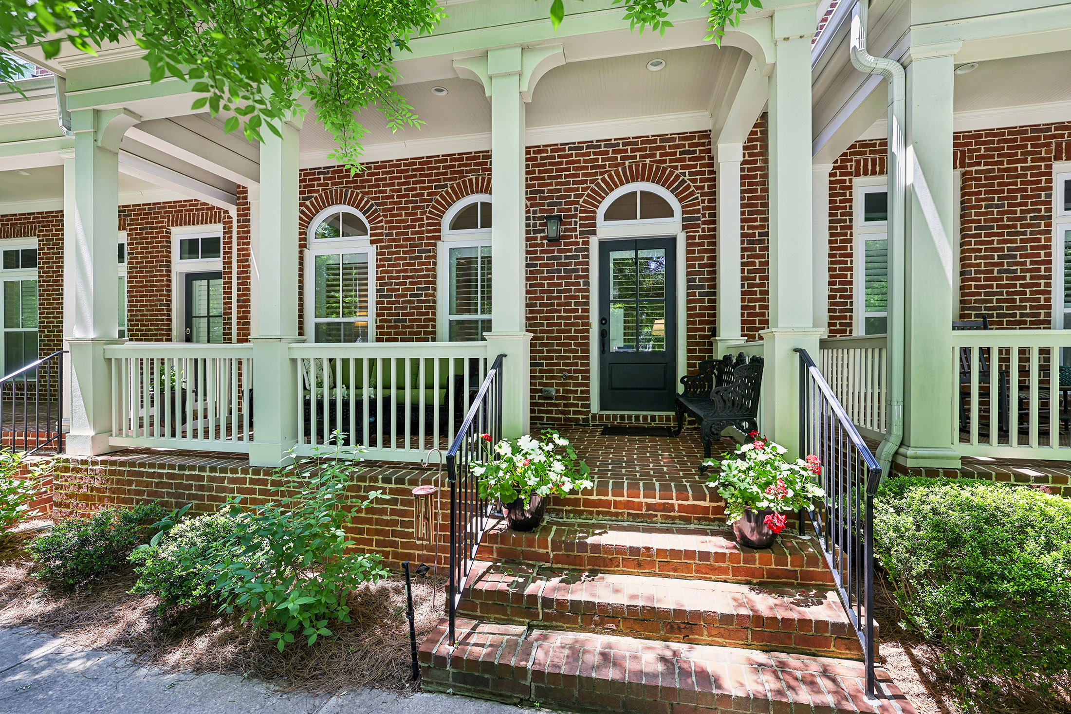  Stunning Three-story Townhome - 物件實景