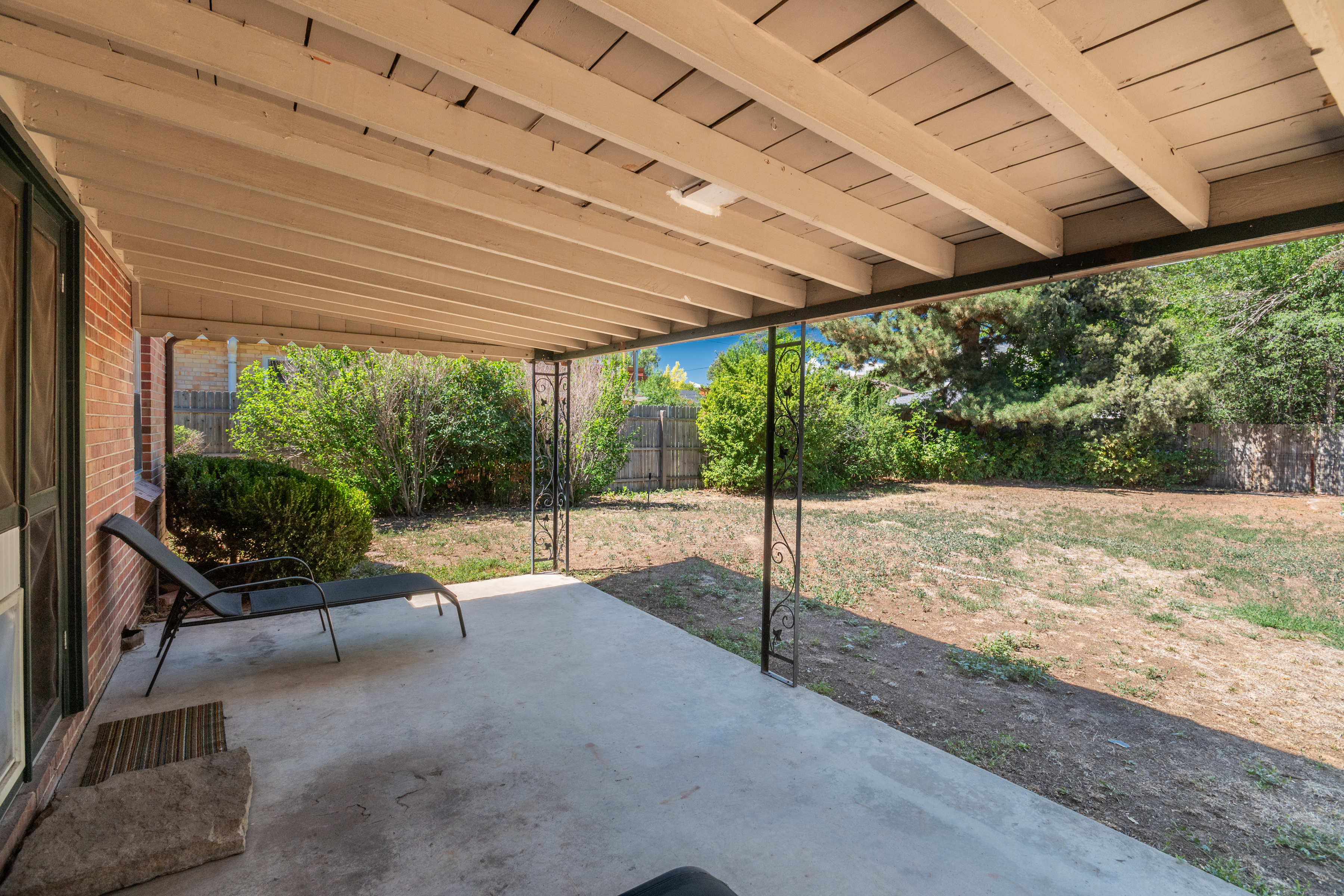  Charming Mayfair Home with Private Backyard Patio & Tree-Lined Charm - 物件實景