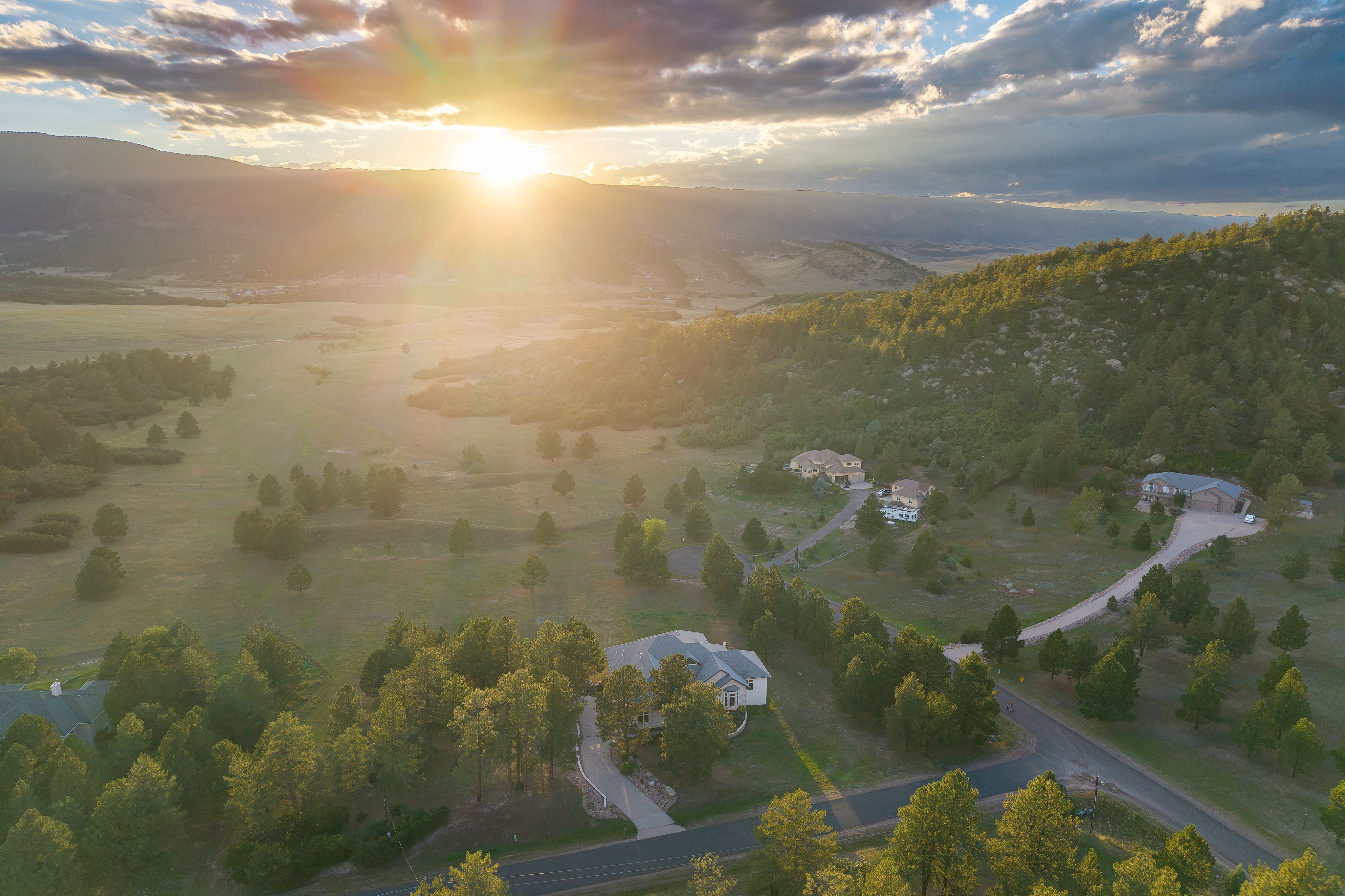  Set on over 4 acres in Perry Park East - 物件實景