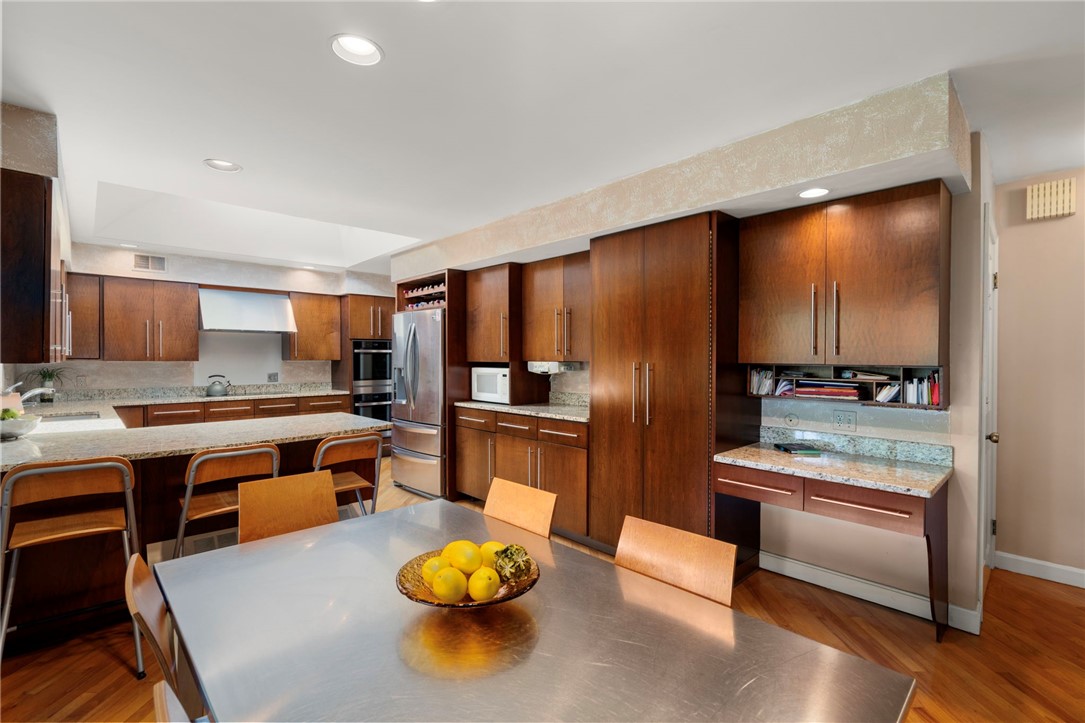 Cranston, Rhode Island, 02920, United States, 4 Bedrooms Bedrooms, ,5 BathroomsBathrooms,Residential,For Sale,1916755