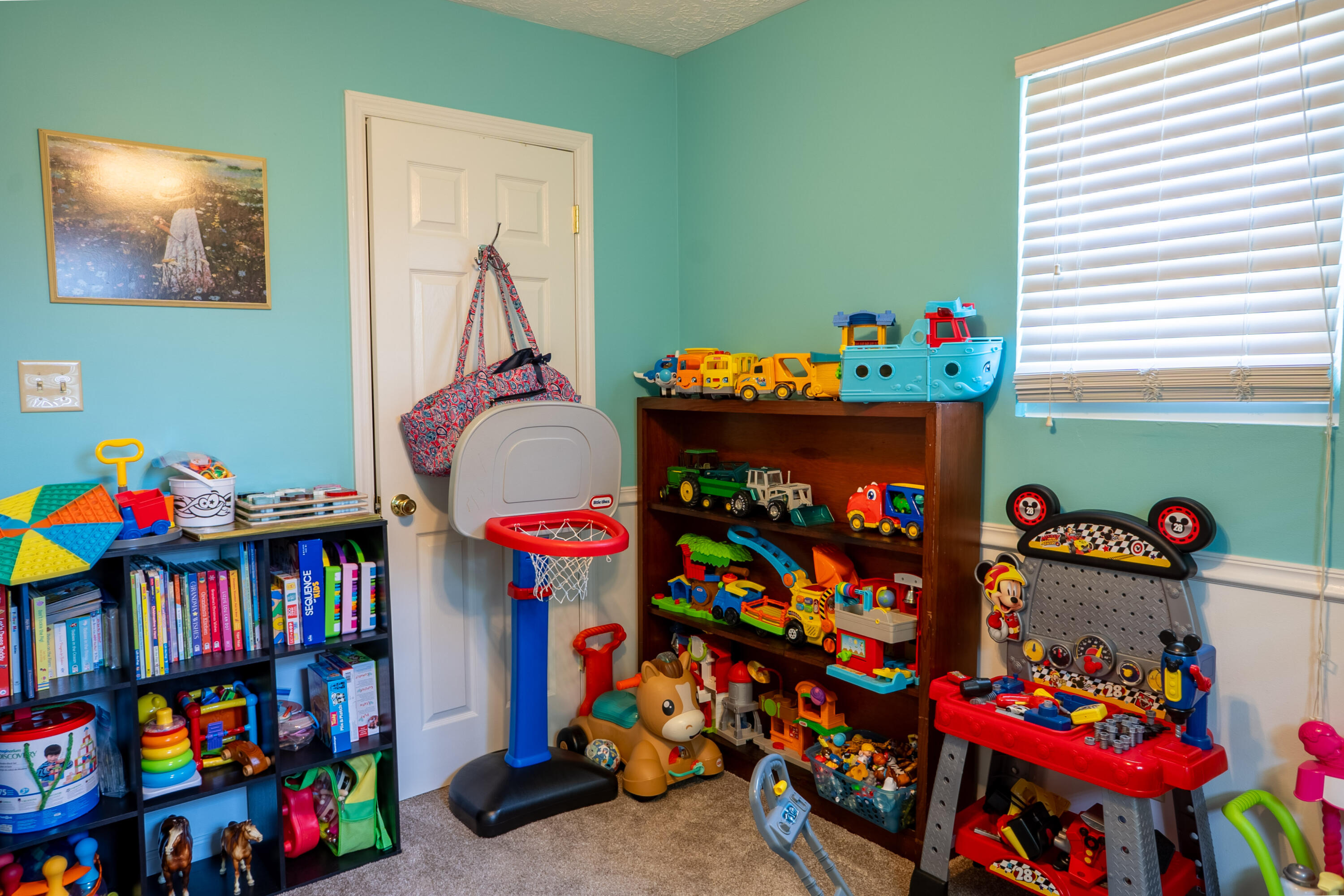 Paint Lick, Kentucky, 40461, United States, 5 Bedrooms Bedrooms, ,1 BathroomBathrooms,Residential,For Sale,1847619