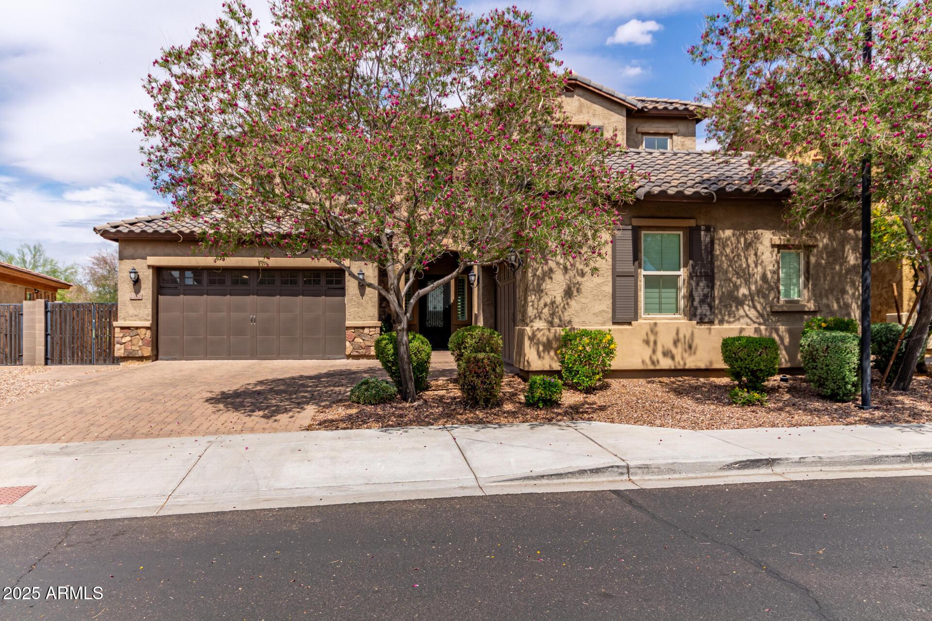 Phoenix, Arizona, 85050, United States, 5 Bedrooms Bedrooms, ,4 BathroomsBathrooms,Residential,For Sale,1980478