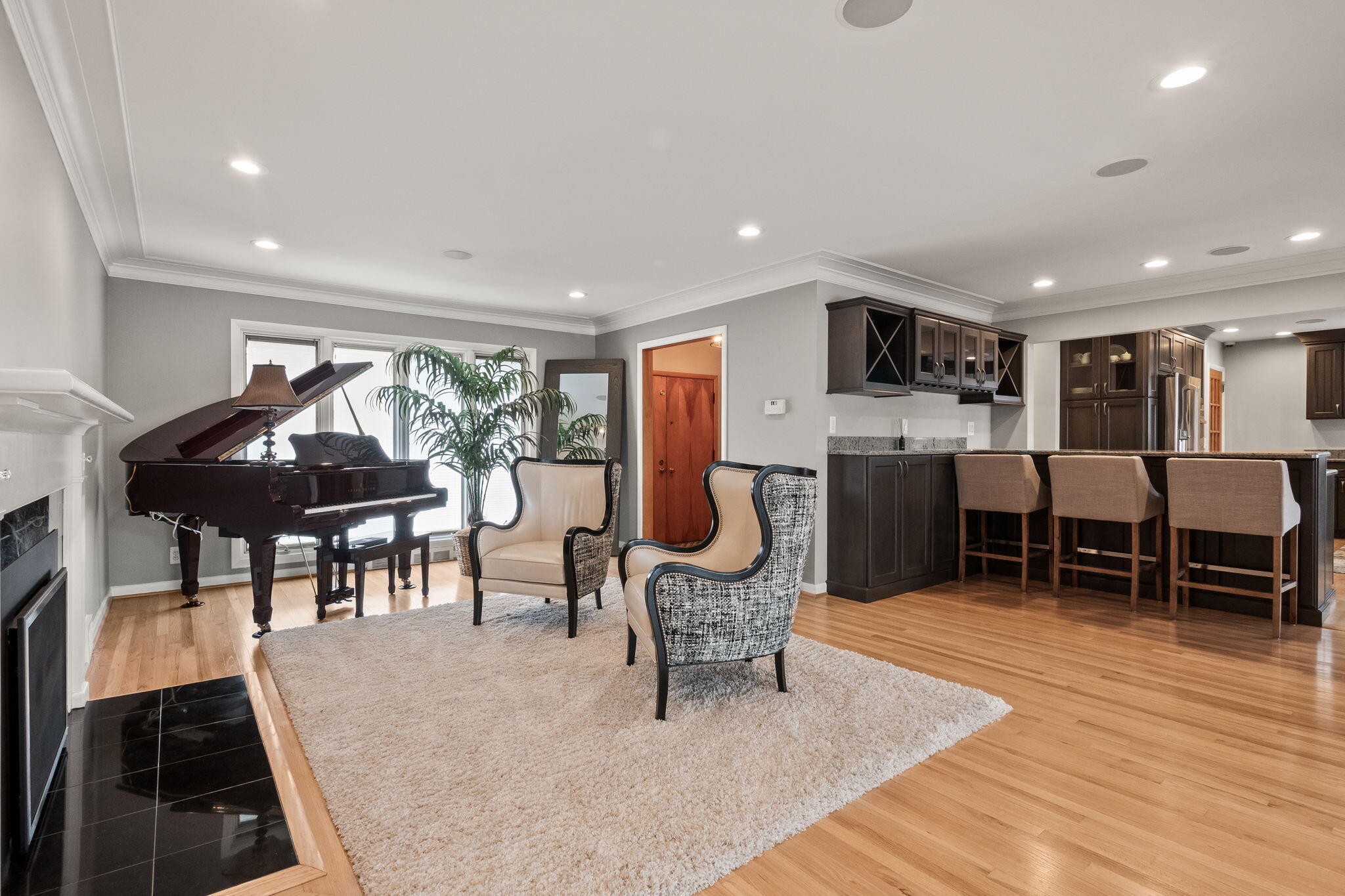Detroit, Michigan, 48215, United States, 3 Bedrooms Bedrooms, ,4 BathroomsBathrooms,Residential,For Sale,1924310