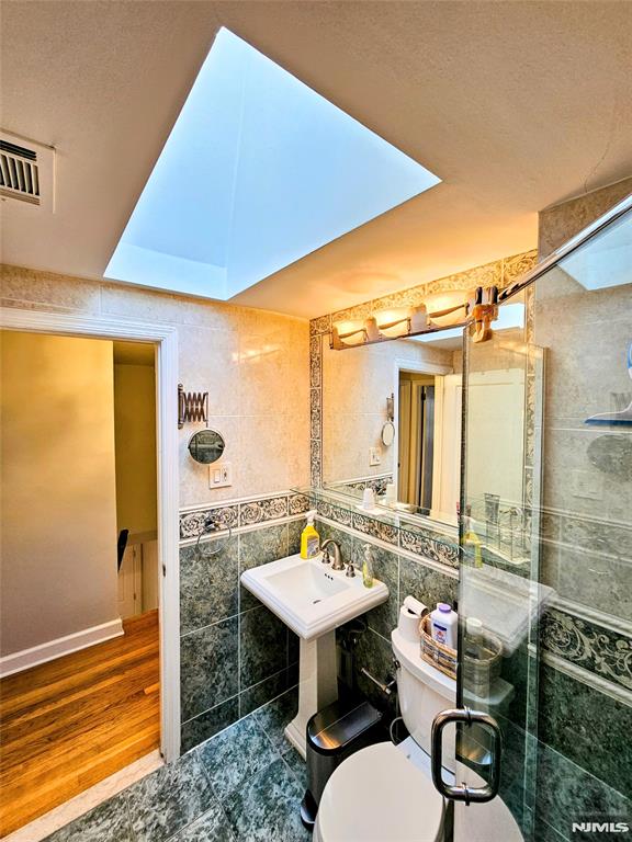 North Arlington, New Jersey, 07071, United States, 3 Bedrooms Bedrooms, ,2 BathroomsBathrooms,Residential,For Sale,1977876