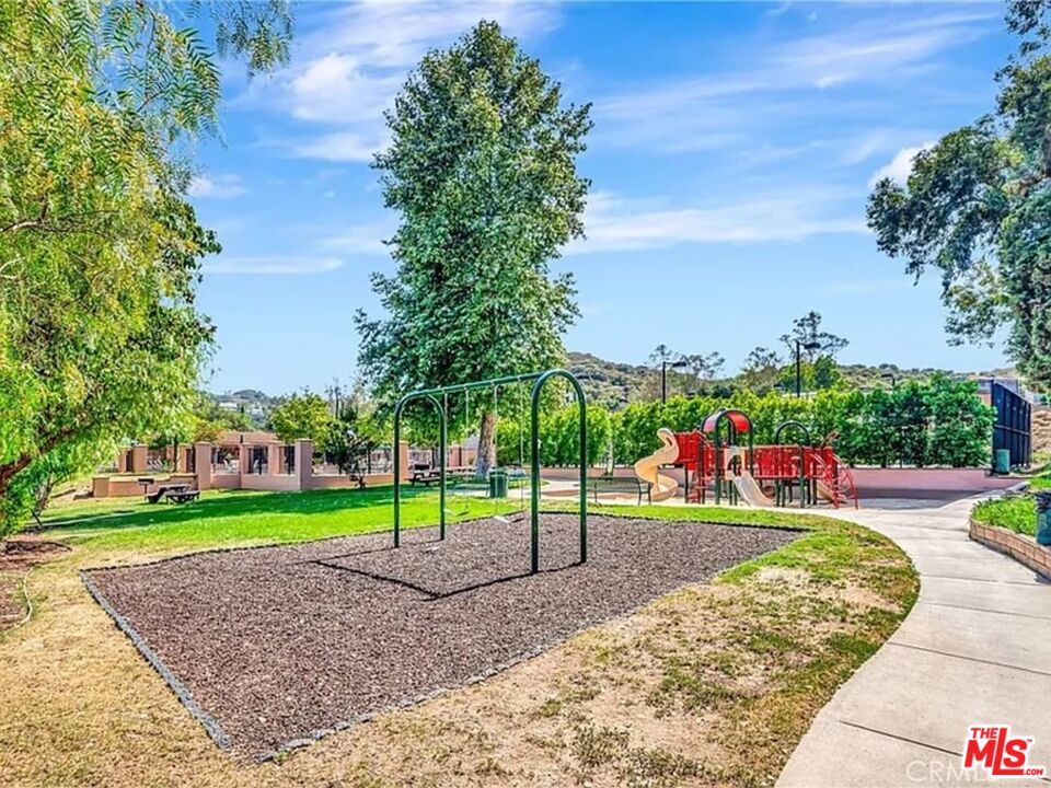 Calabasas, California, 91302, United States, 3 Bedrooms Bedrooms, ,2 BathroomsBathrooms,Residential,For Sale,2002954