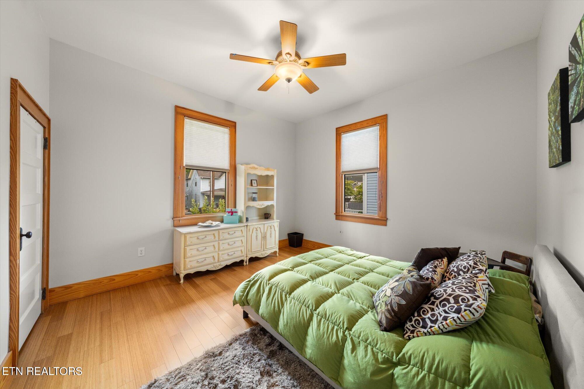 Knoxville, Tennessee, 37917, United States, 3 Bedrooms Bedrooms, ,2 BathroomsBathrooms,Residential,For Sale,1905773