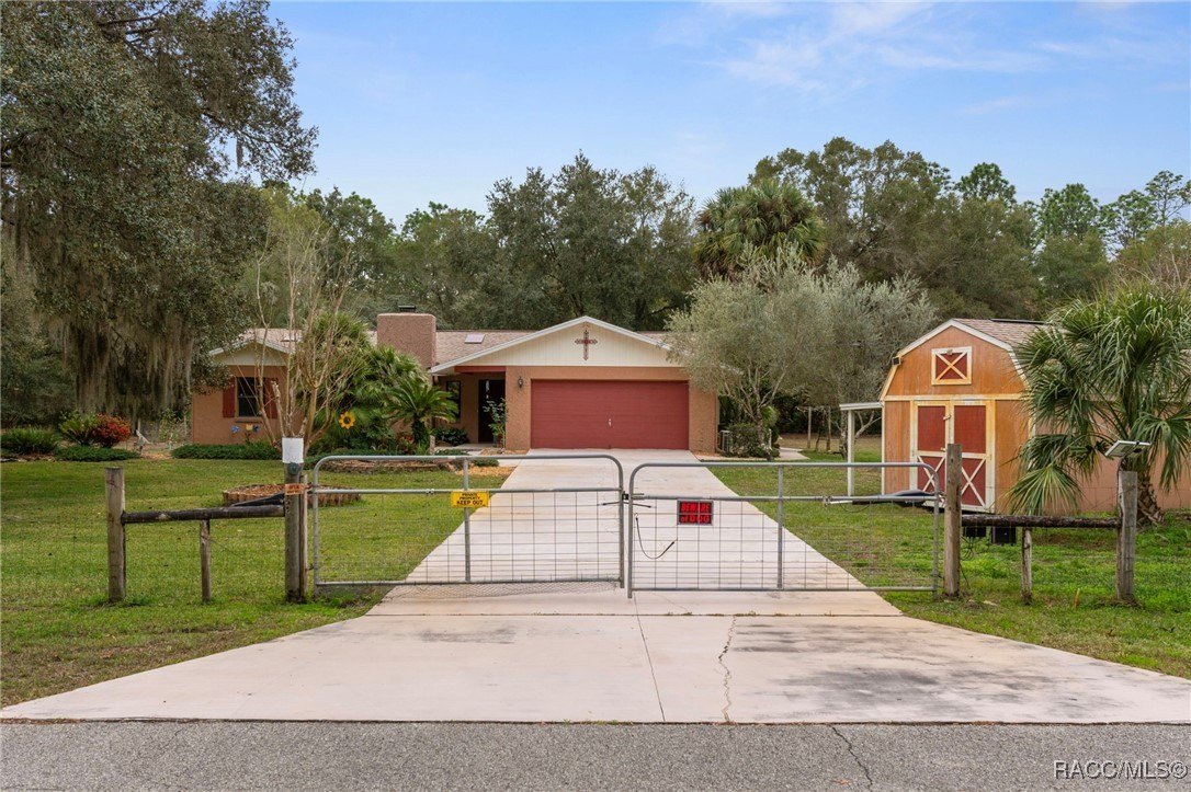 Crystal River, Florida, 34428, United States, 3 Bedrooms Bedrooms, ,2 BathroomsBathrooms,Residential,For Sale,2006221