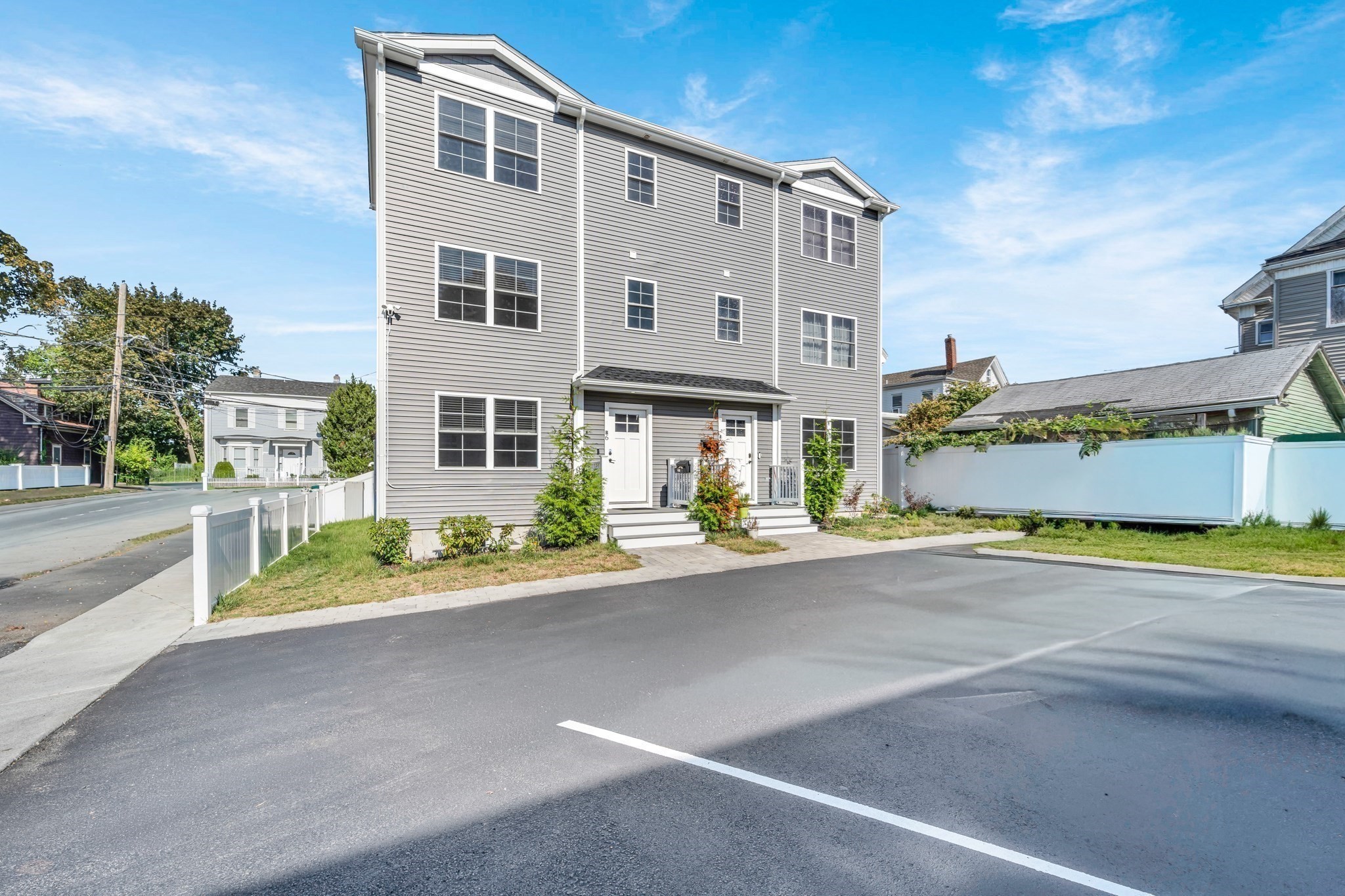 Lynn, Massachusetts, 01902, United States, 3 Bedrooms Bedrooms, ,4 BathroomsBathrooms,Residential,For Sale,1943123