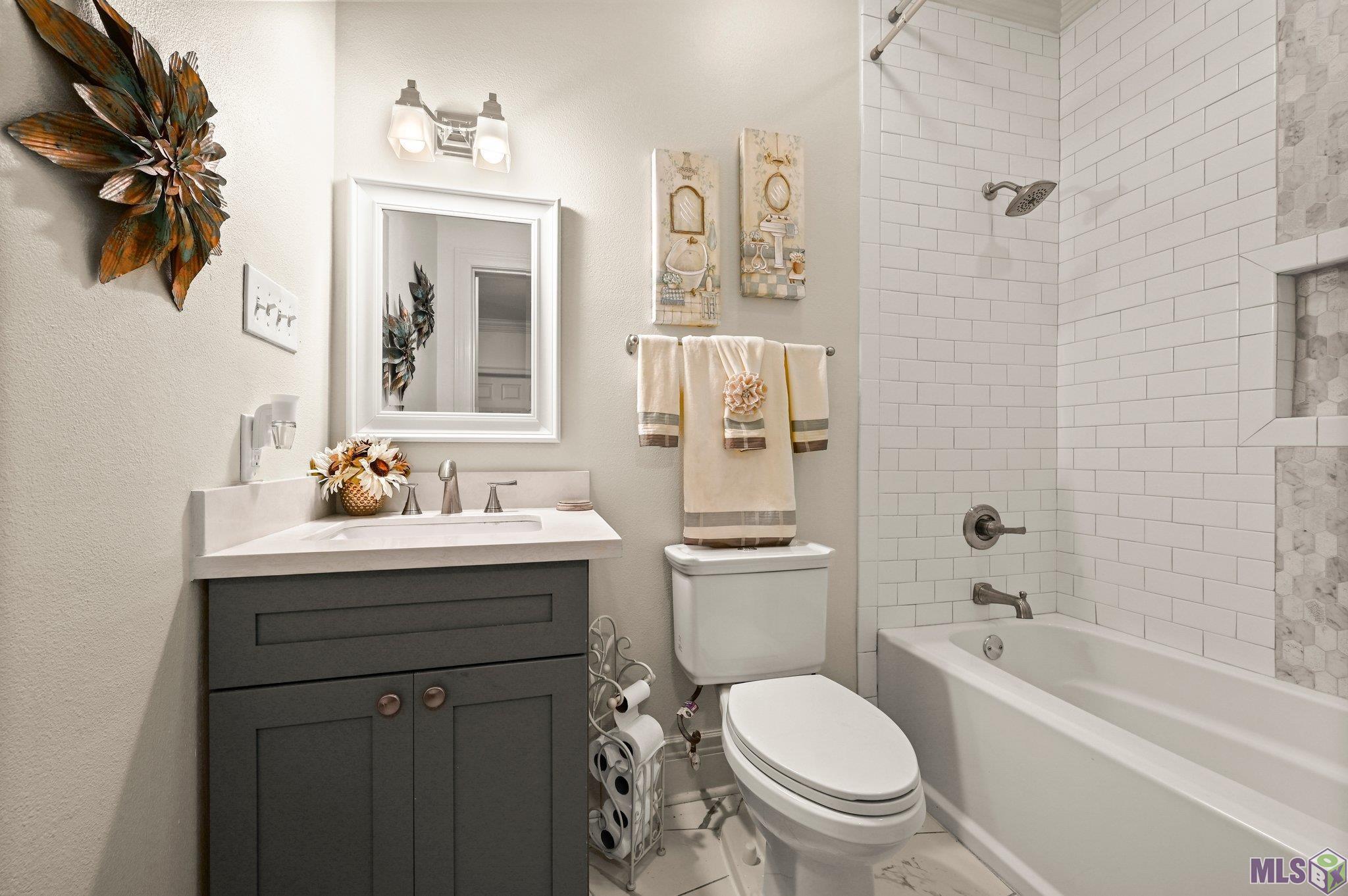 Baton Rouge, Louisiana, 70818, United States, 5 Bedrooms Bedrooms, ,4 BathroomsBathrooms,Residential,For Sale,1974191