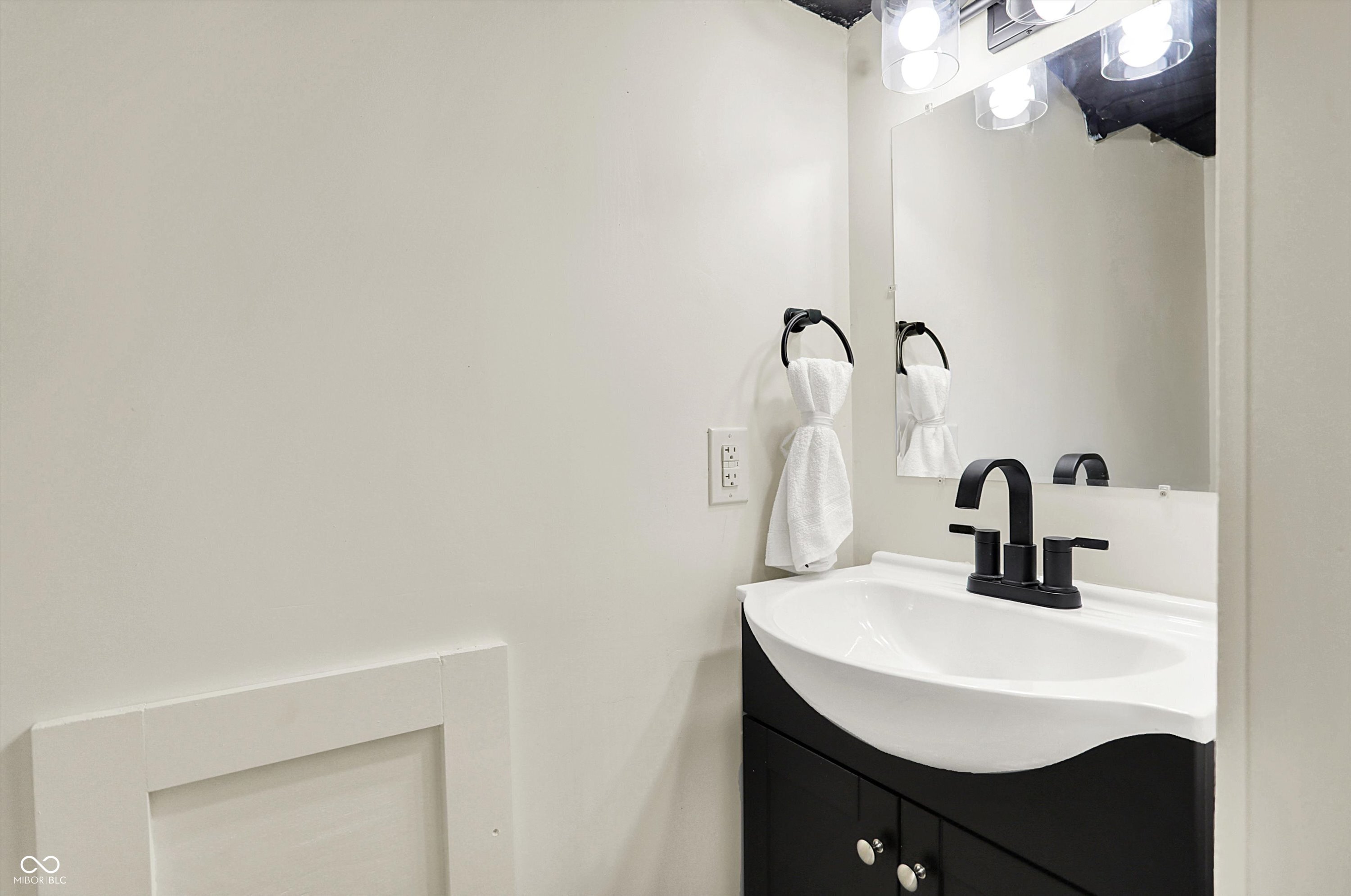 Indianapolis, Indiana, 46208, United States, 4 Bedrooms Bedrooms, ,4 BathroomsBathrooms,Residential,For Sale,1921802