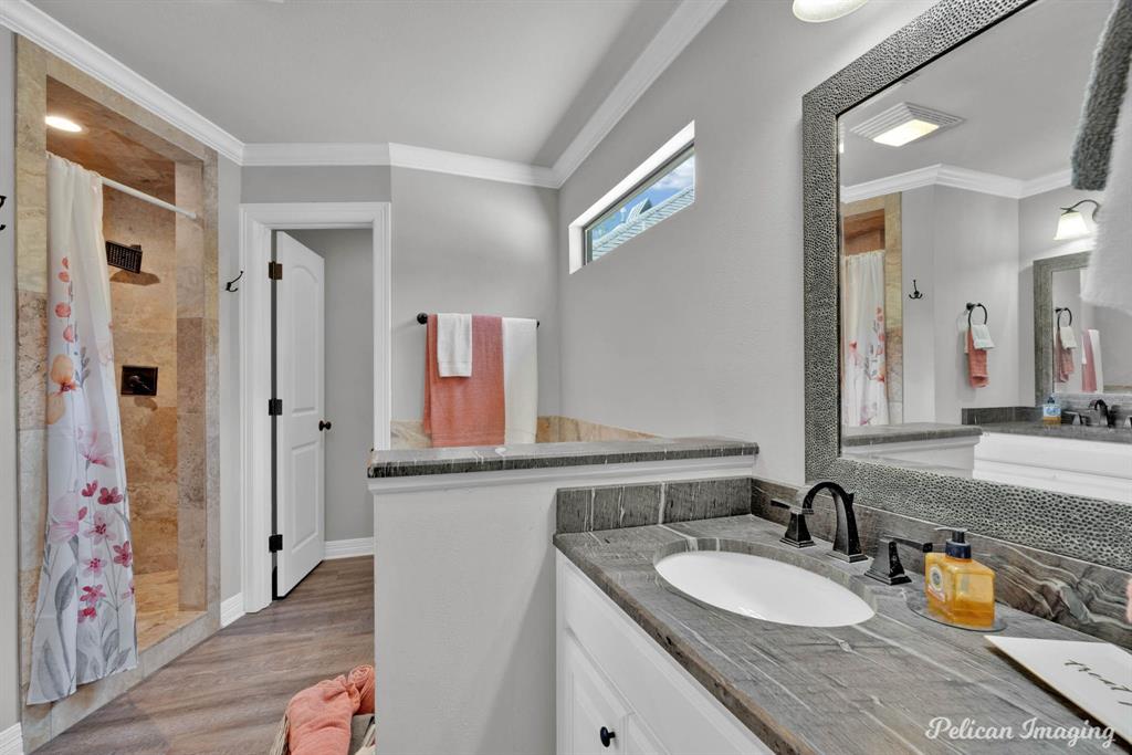 Shreveport, Louisiana, 71109, United States, 5 Bedrooms Bedrooms, ,5 BathroomsBathrooms,Residential,For Sale,1895361